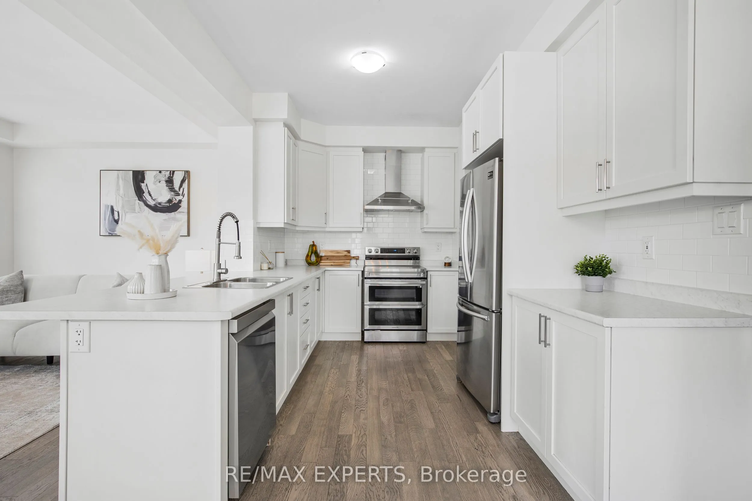 1374 Rose Way
