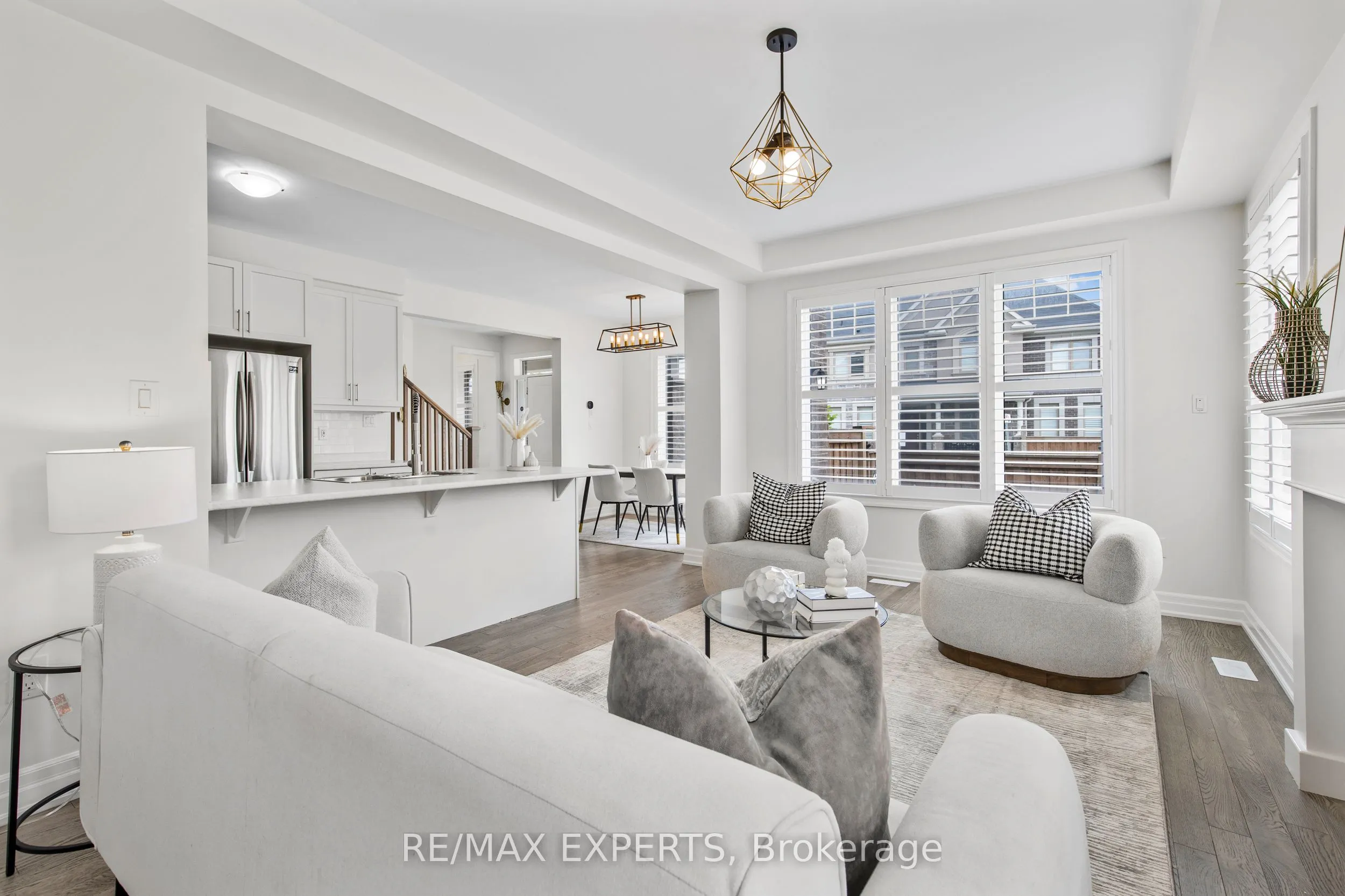 1374 Rose Way