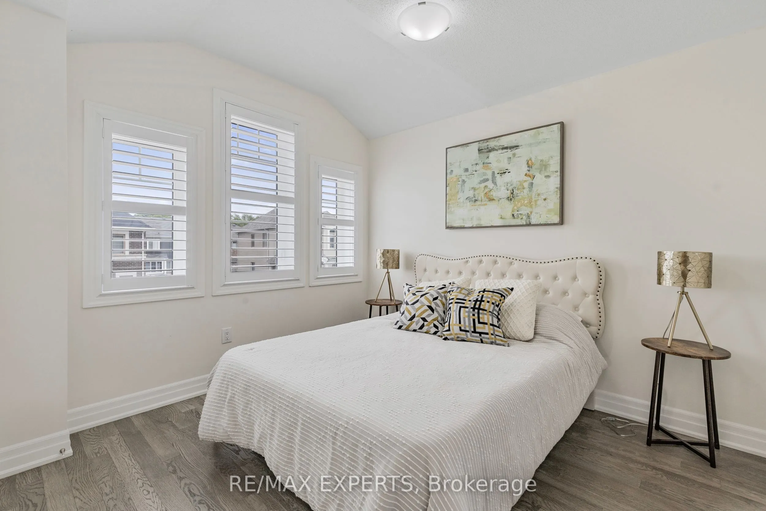 1374 Rose Way