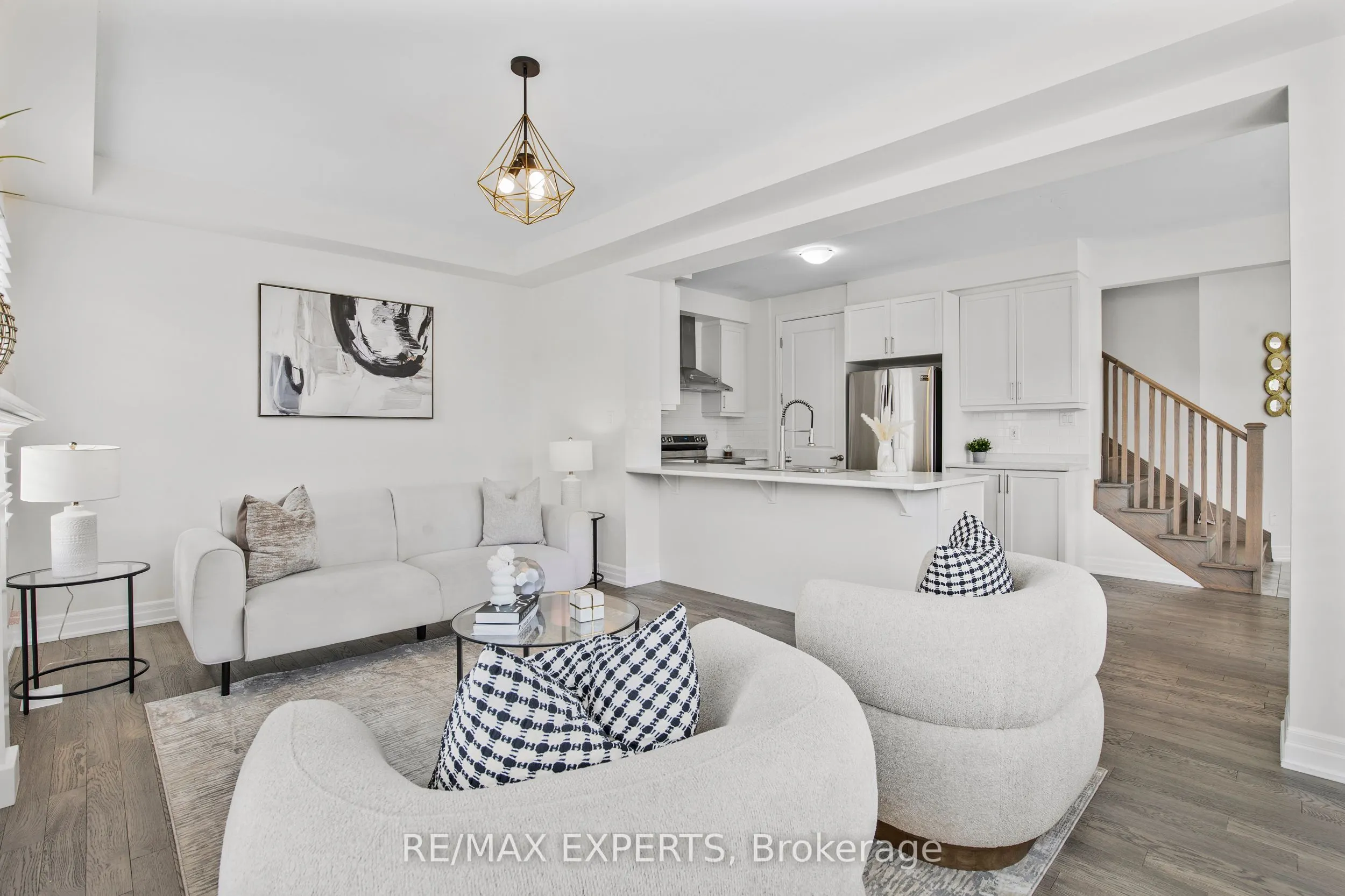 1374 Rose Way