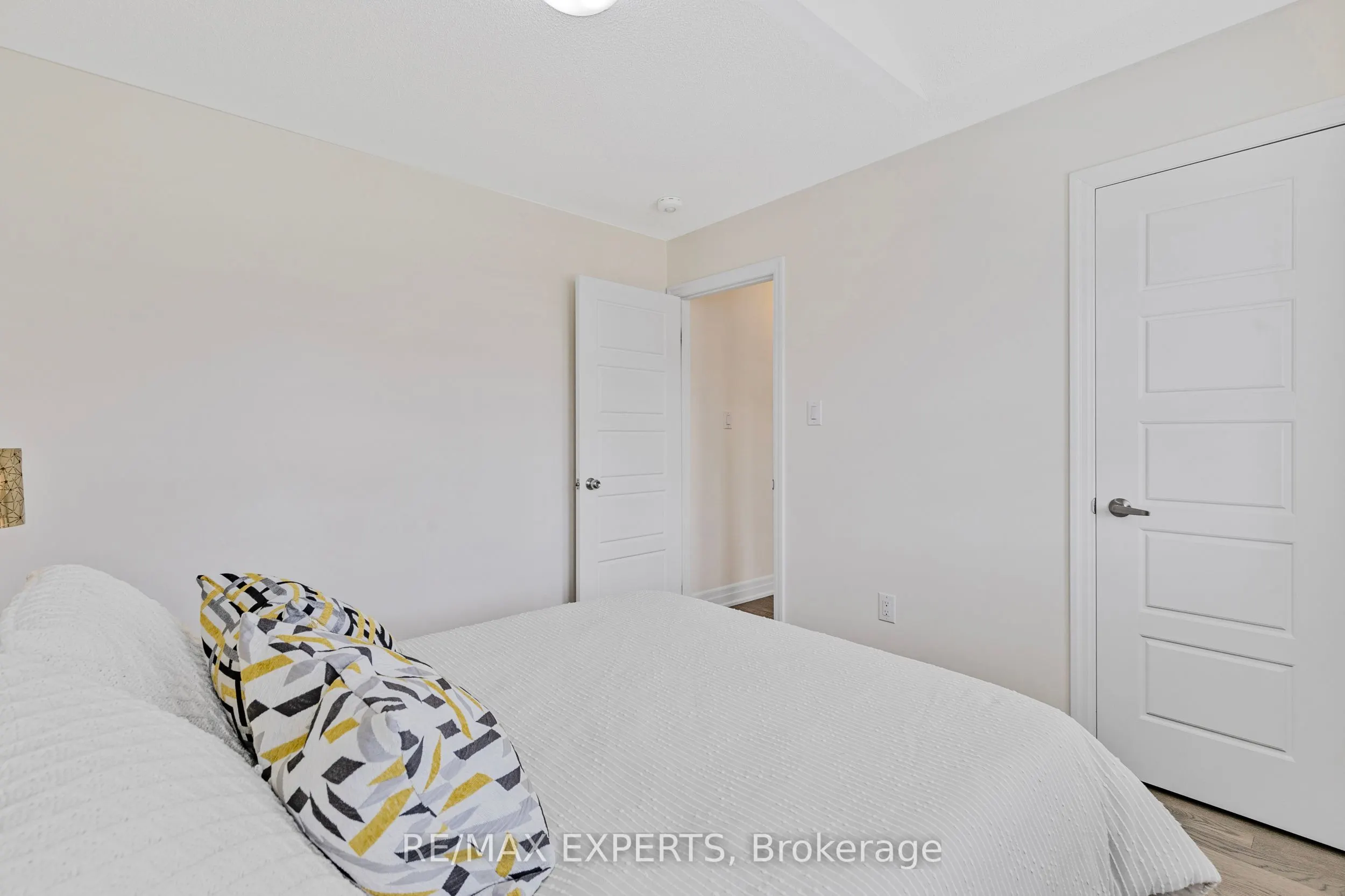 1374 Rose Way