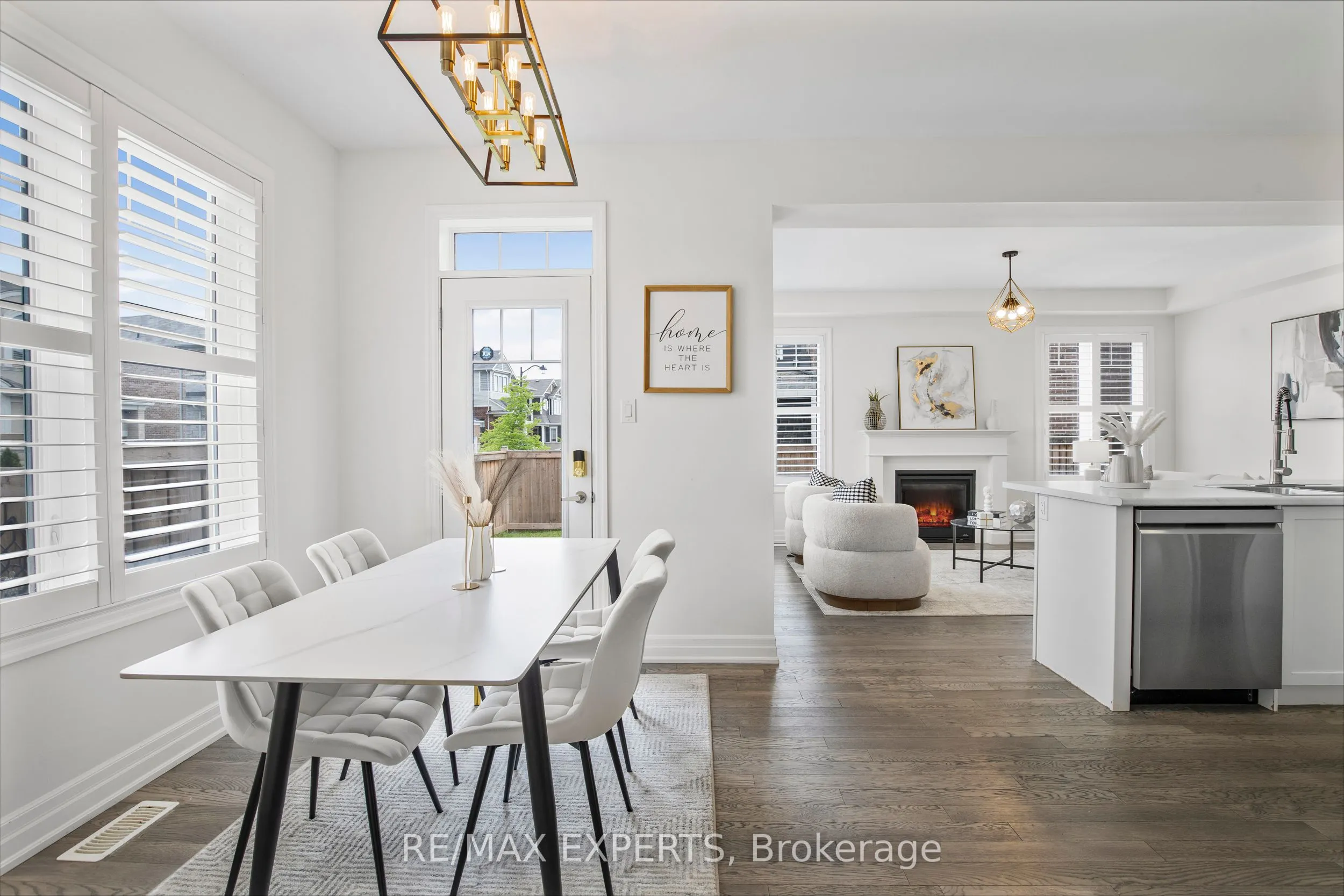 1374 Rose Way