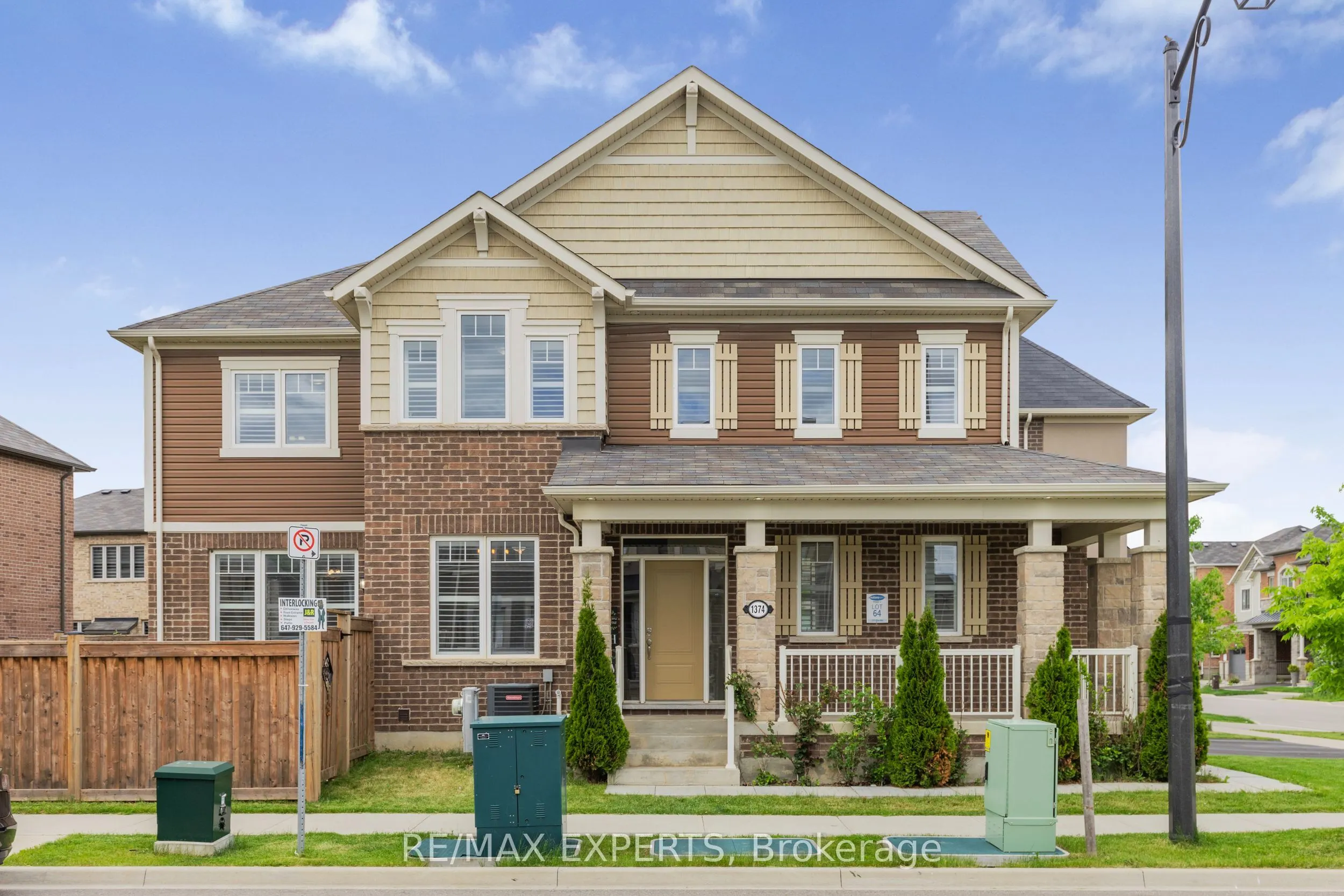 1374 Rose Way