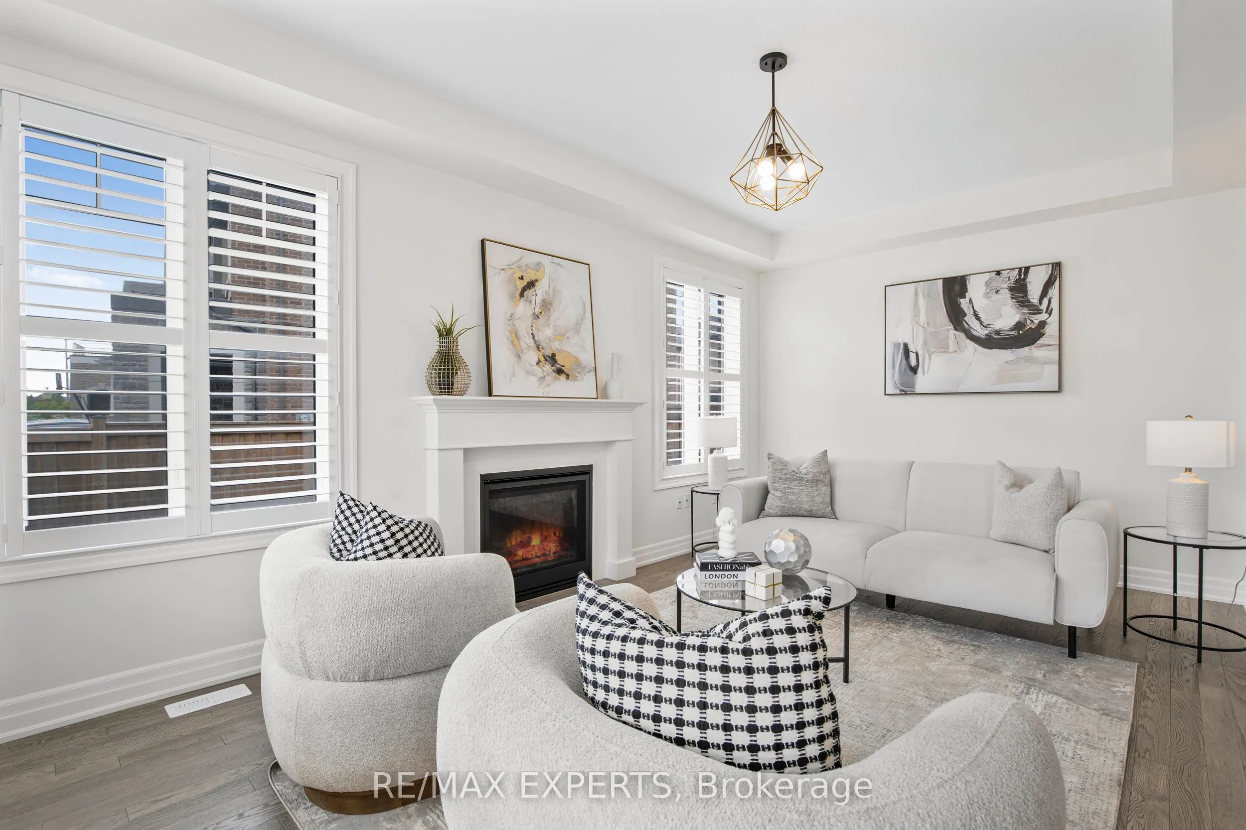 1374 Rose Way