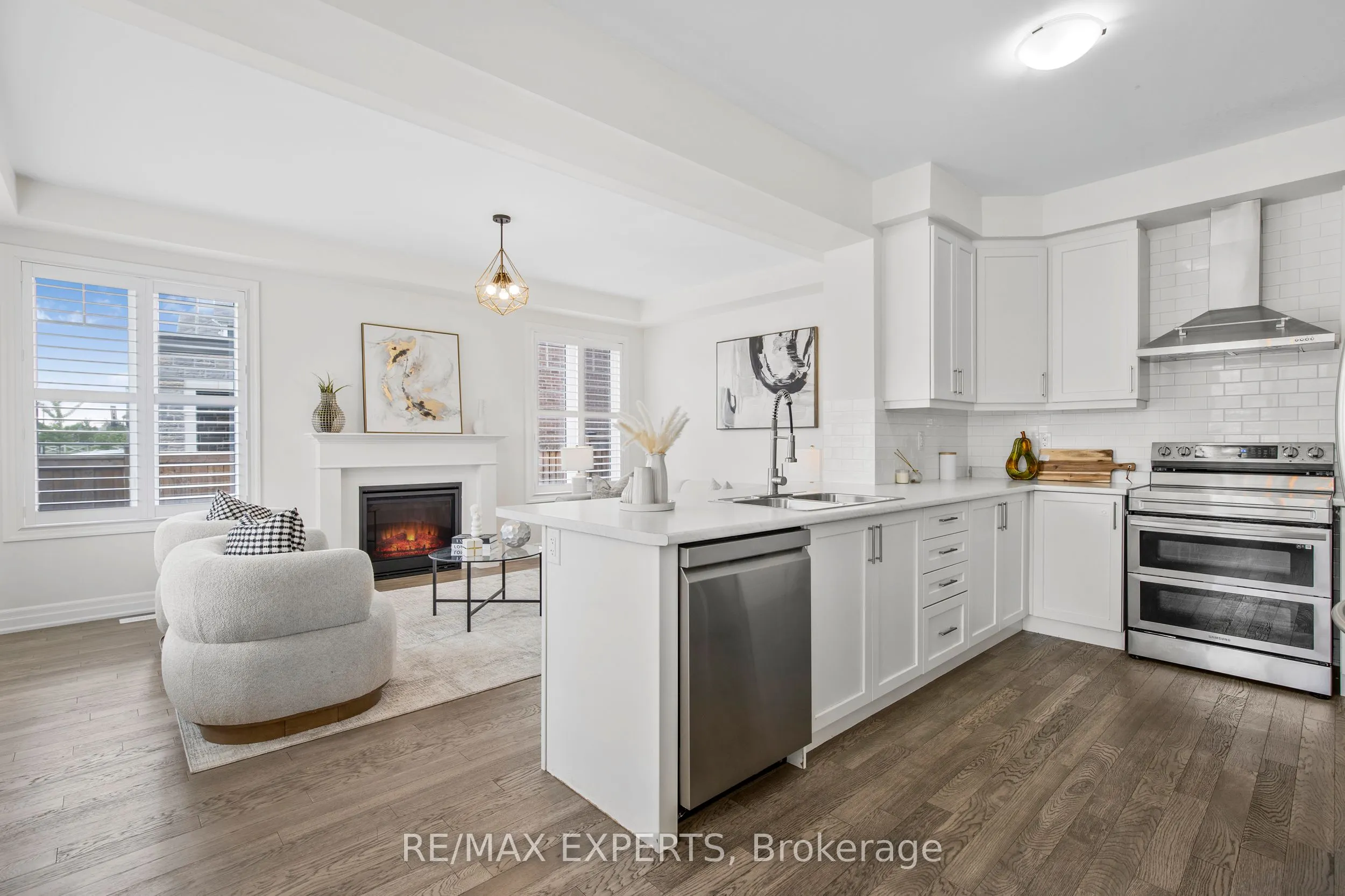 1374 Rose Way
