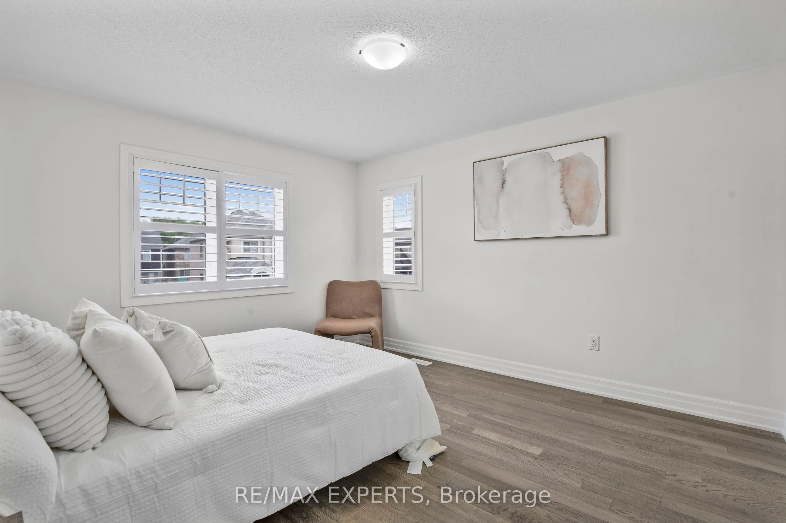 1374 Rose Way