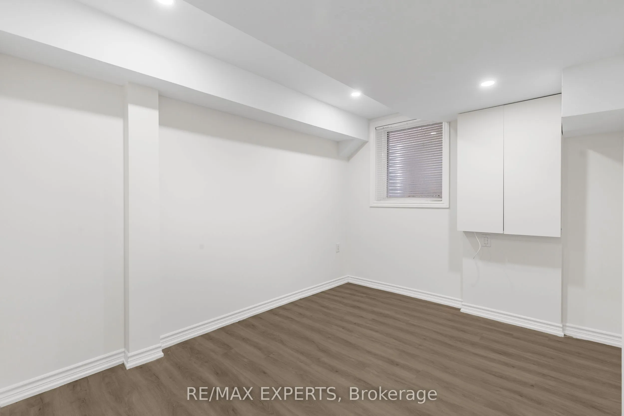 1374 Rose Way