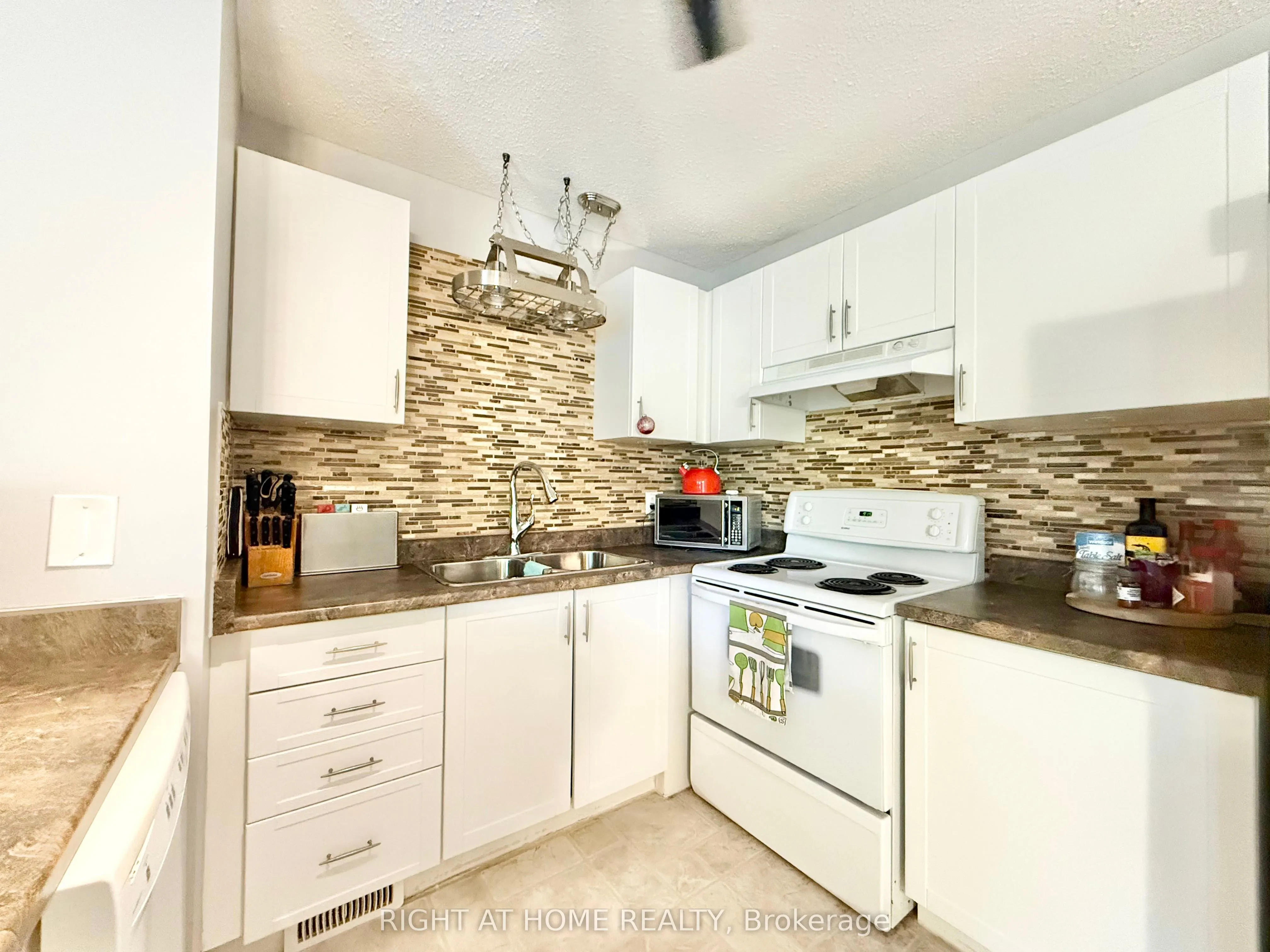 1220 Thorpe Road, #214