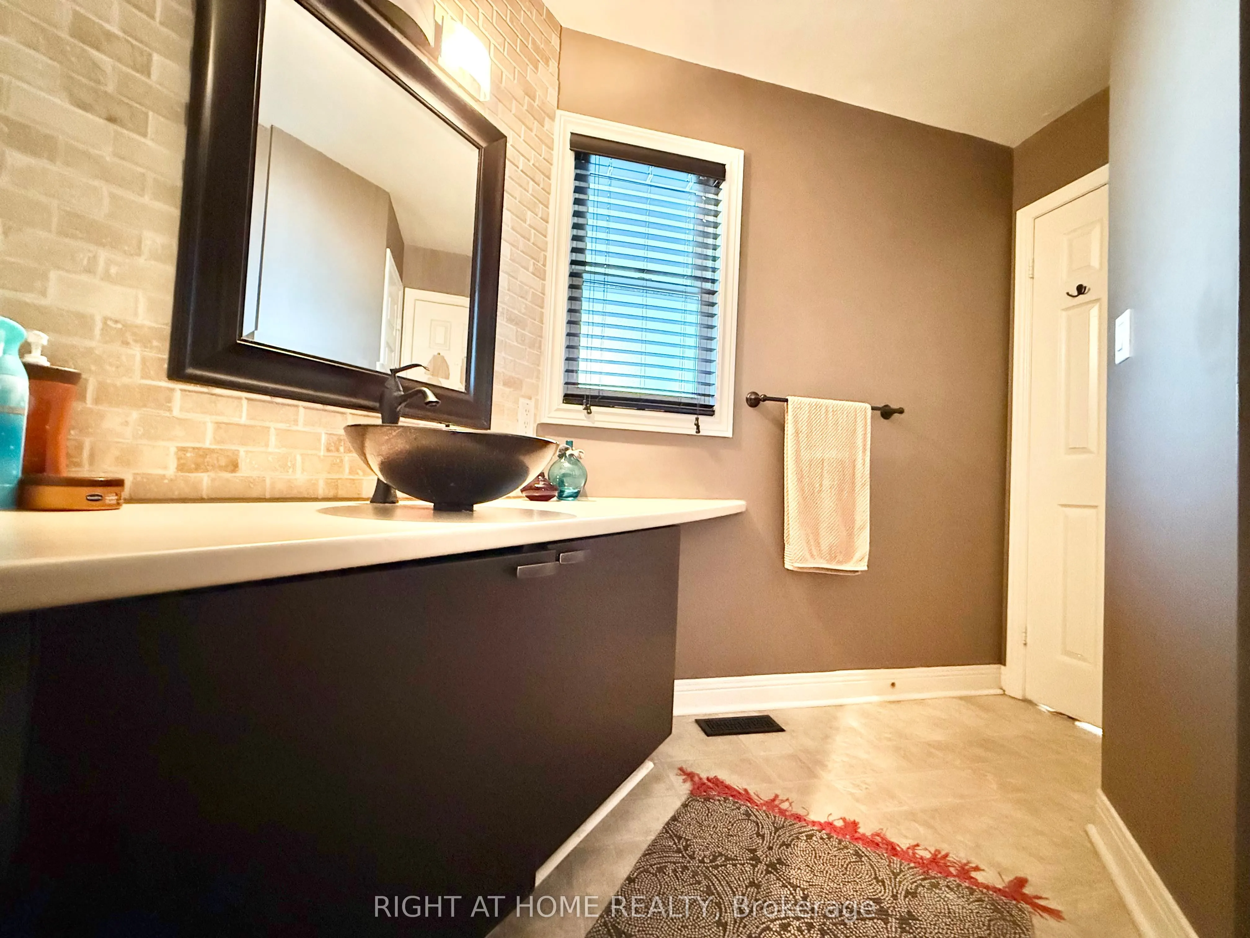 1220 Thorpe Road, #214