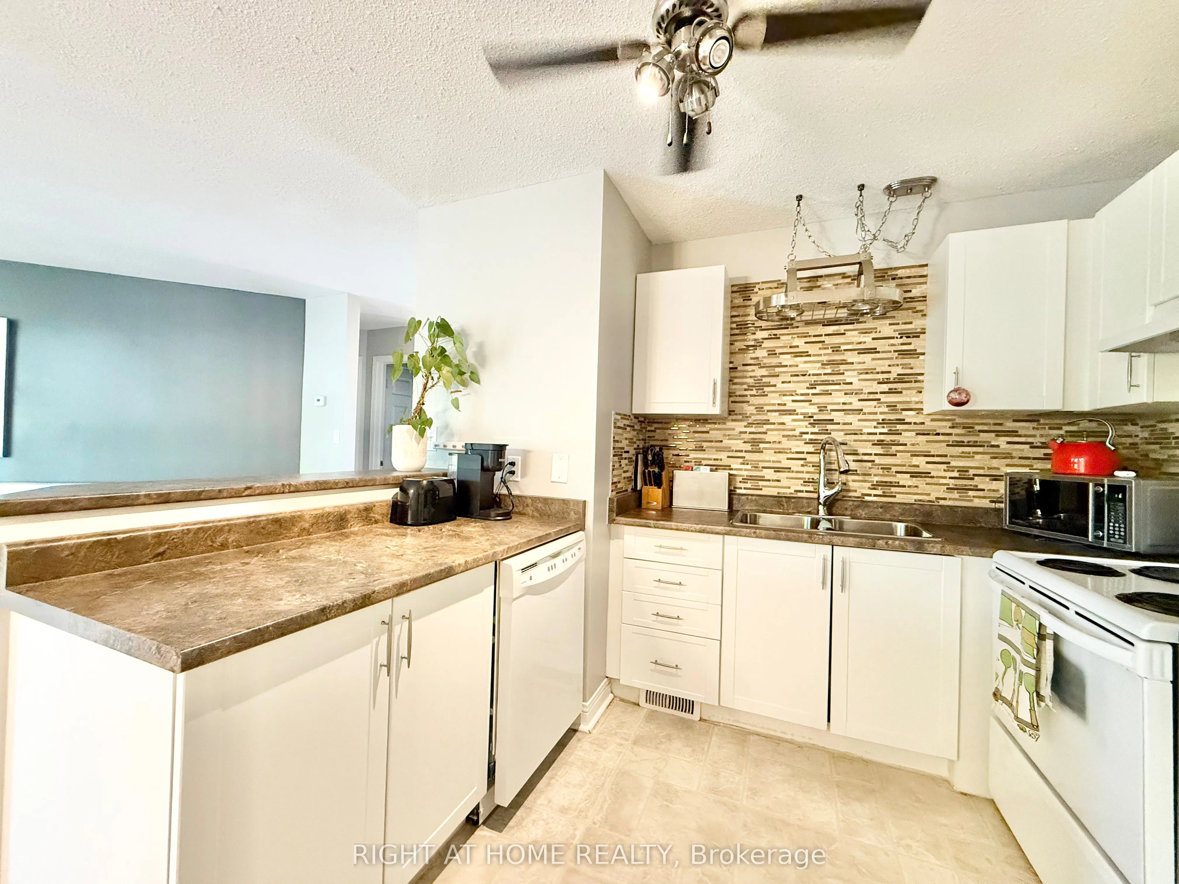 1220 Thorpe Road, #214