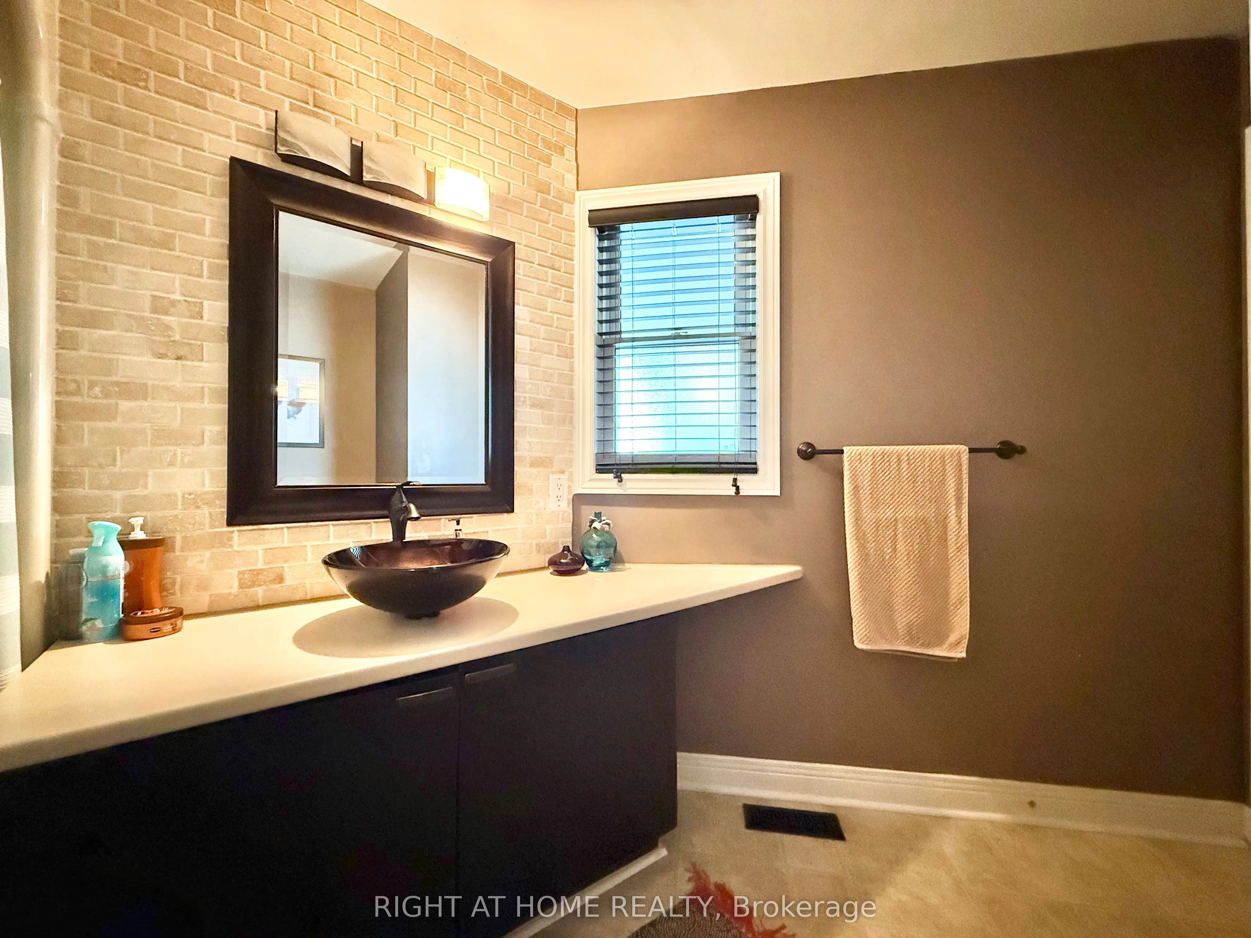 1220 Thorpe Road, #214