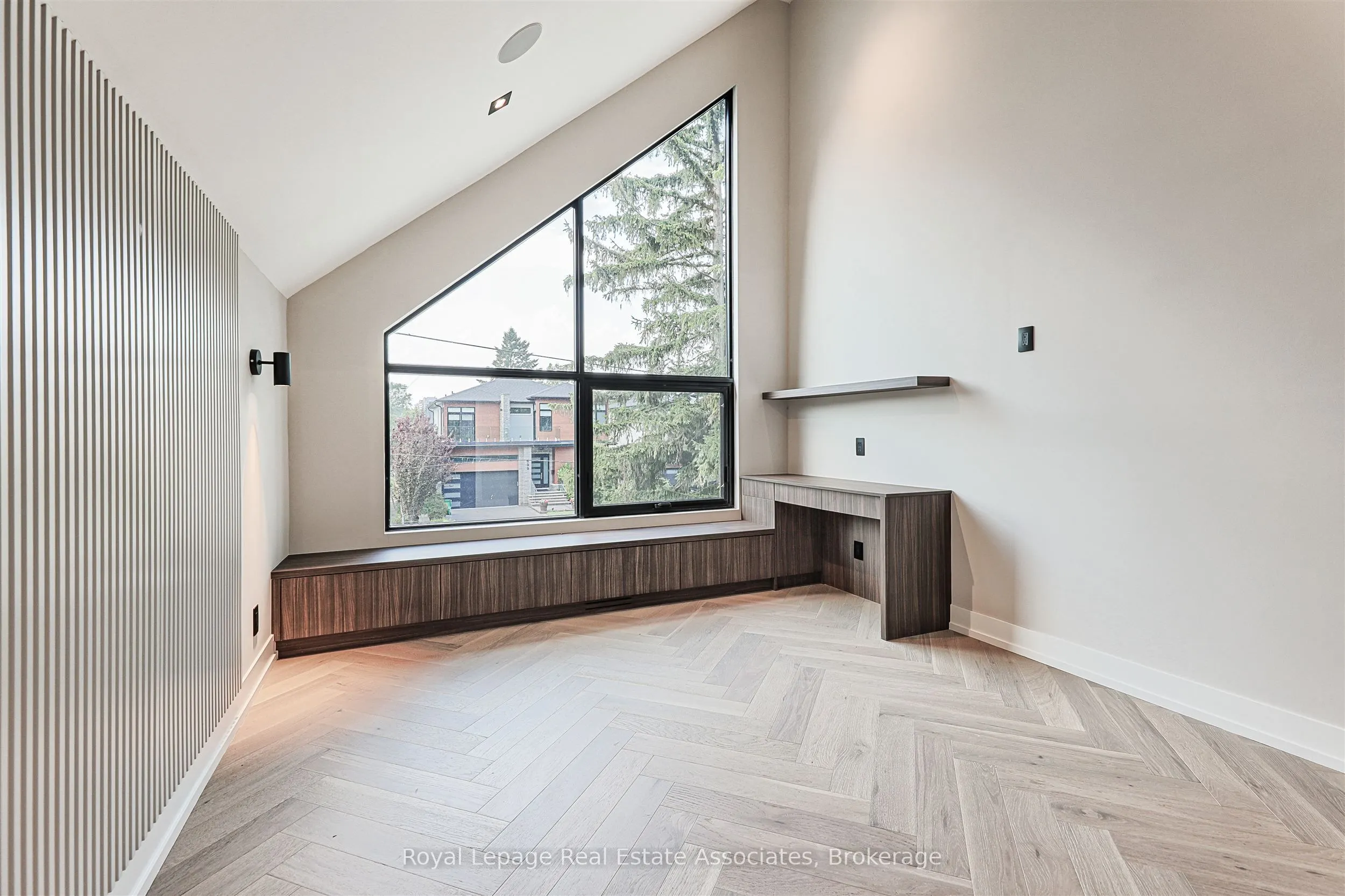 700 Montbeck Crescent