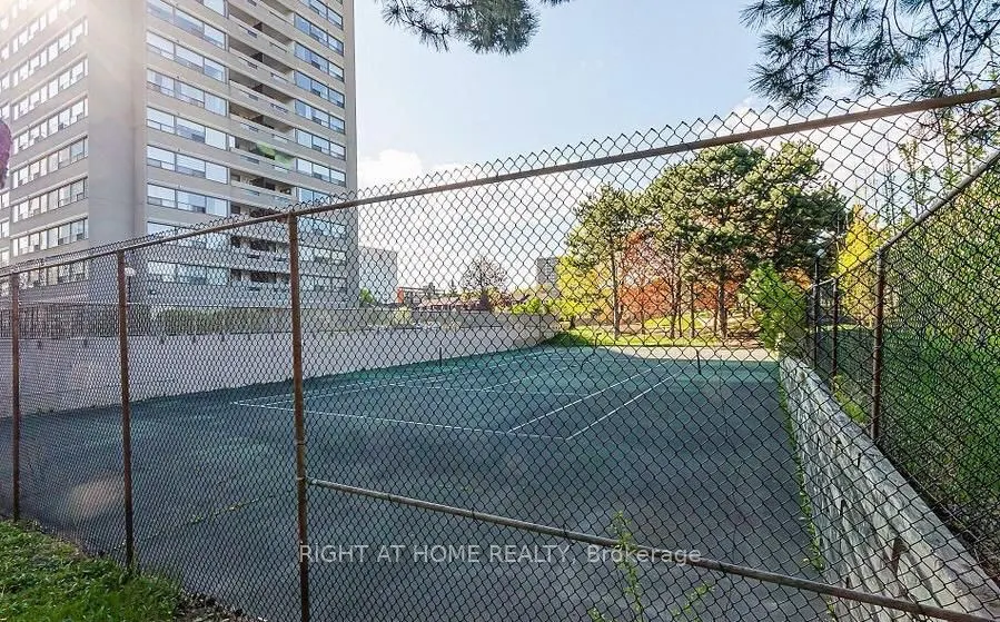 475 The West Mall, #1404