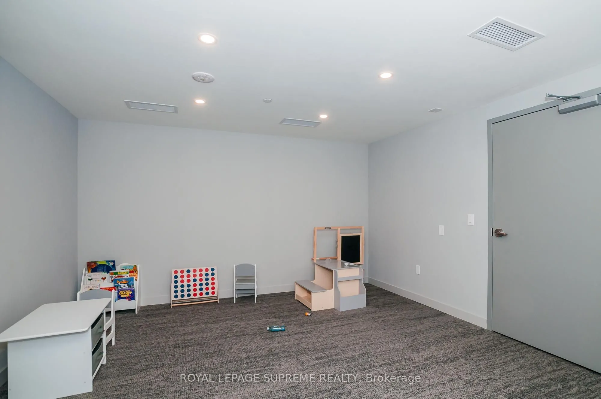 859 The Queensway, #811