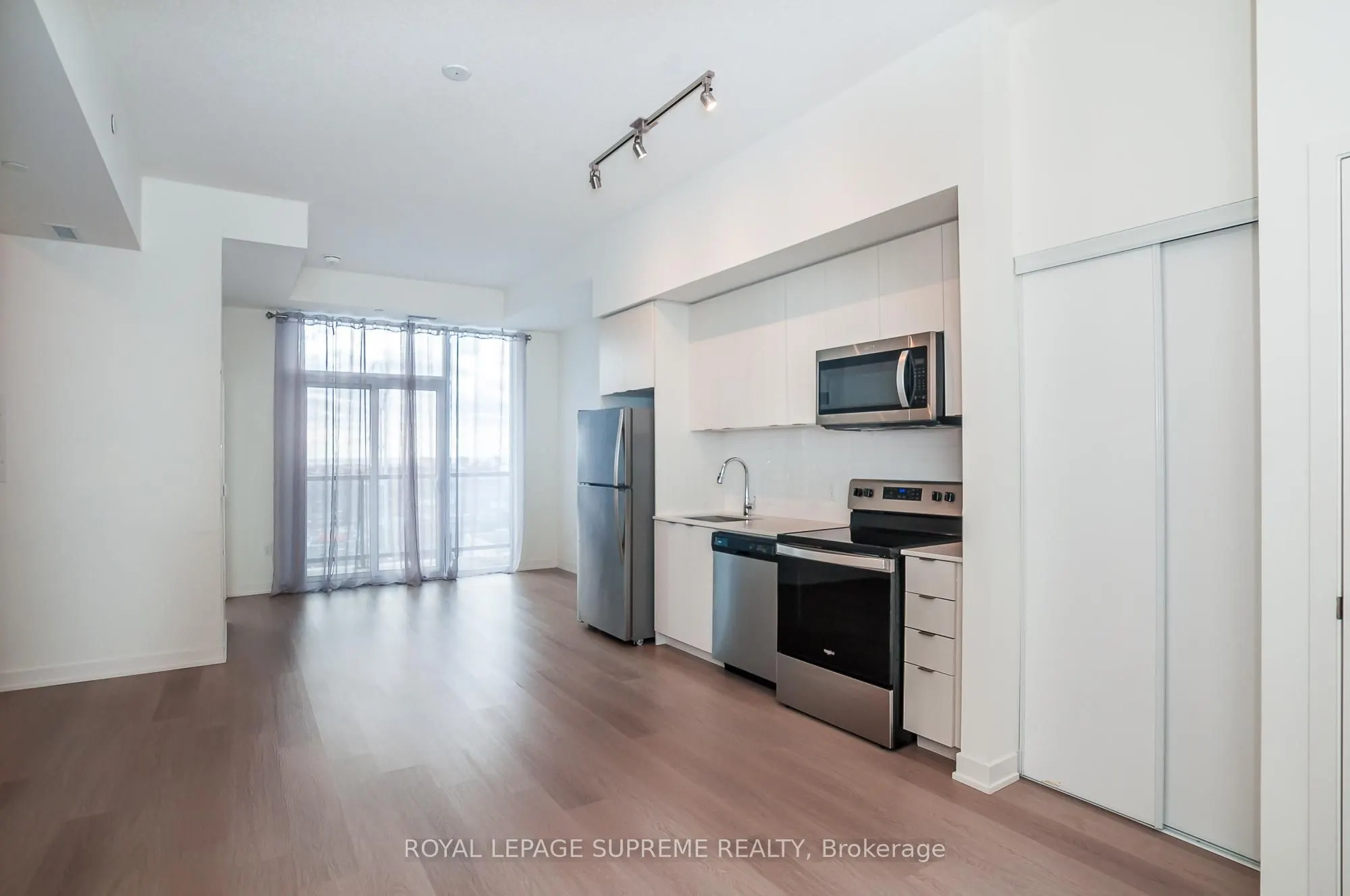 859 The Queensway, #811