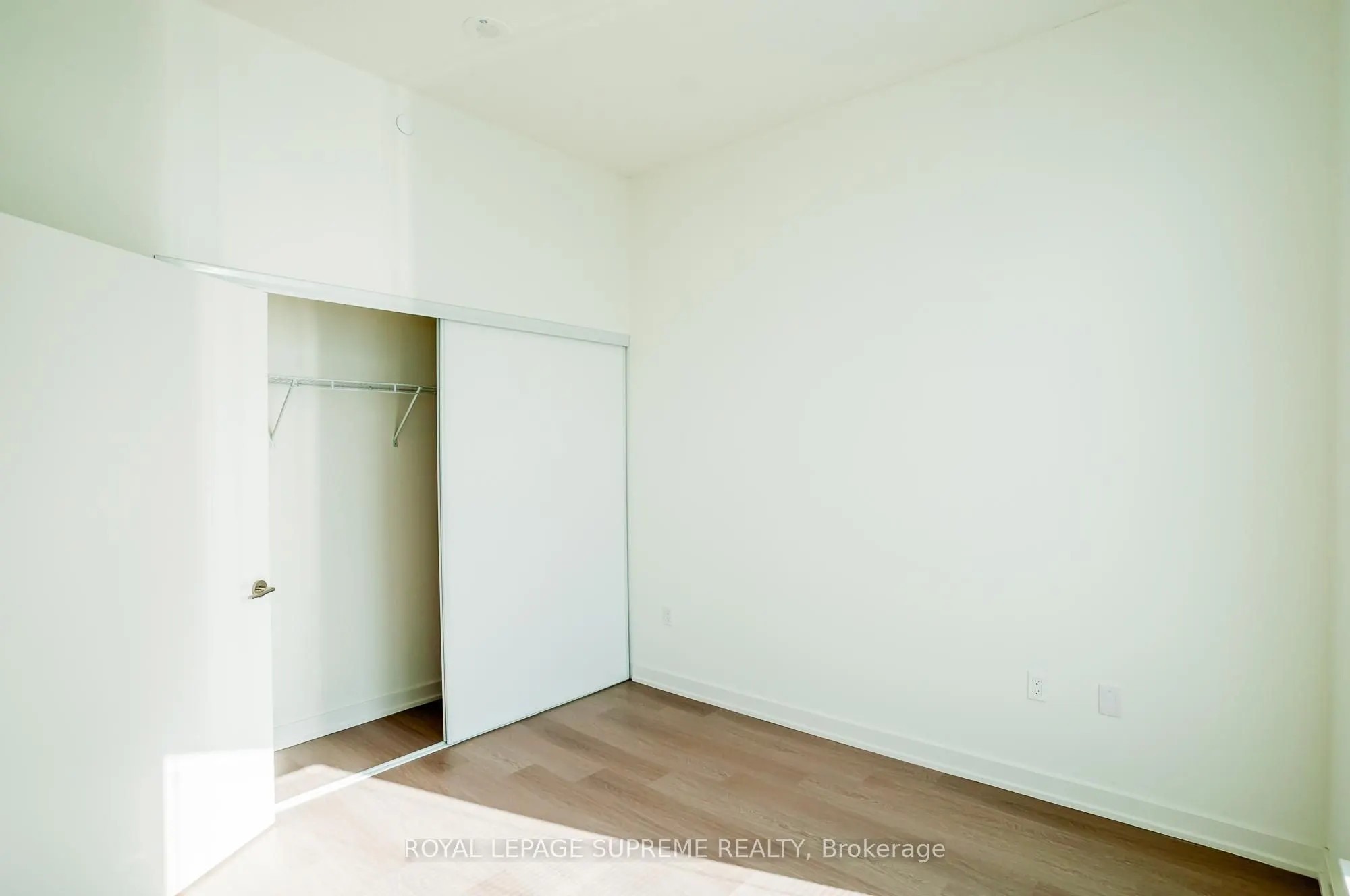 859 The Queensway, #811