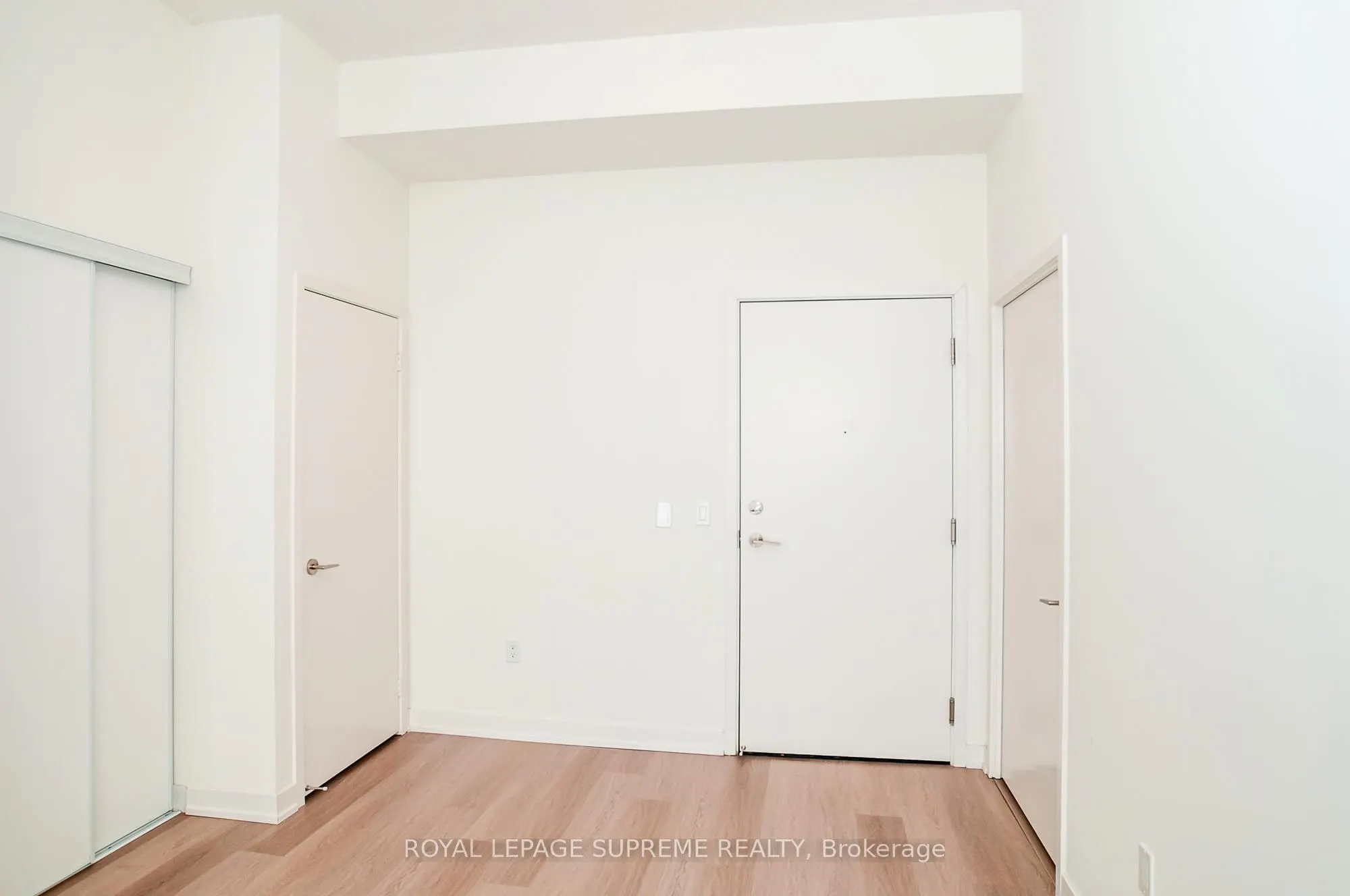 859 The Queensway, #811