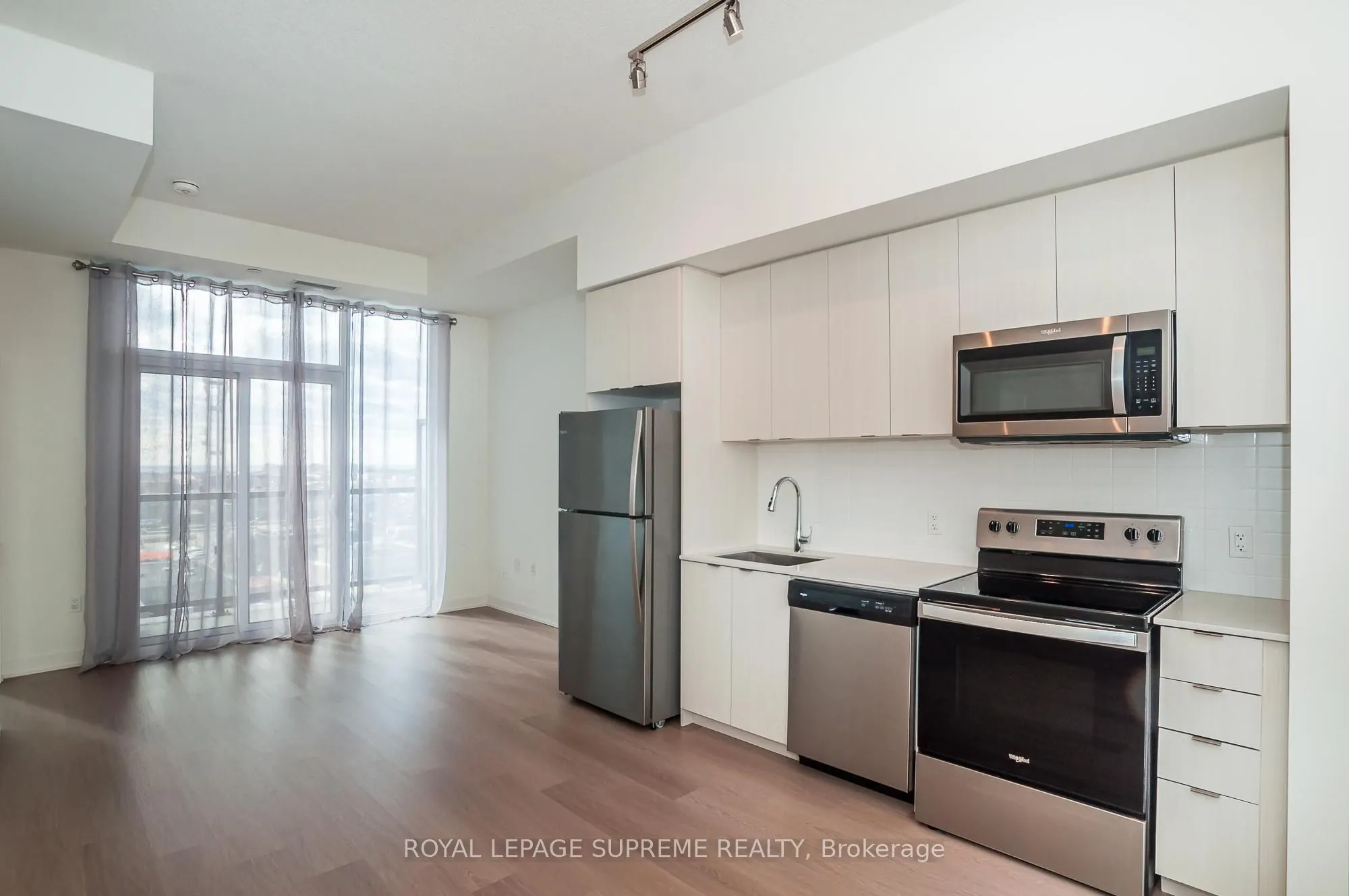 859 The Queensway, #811