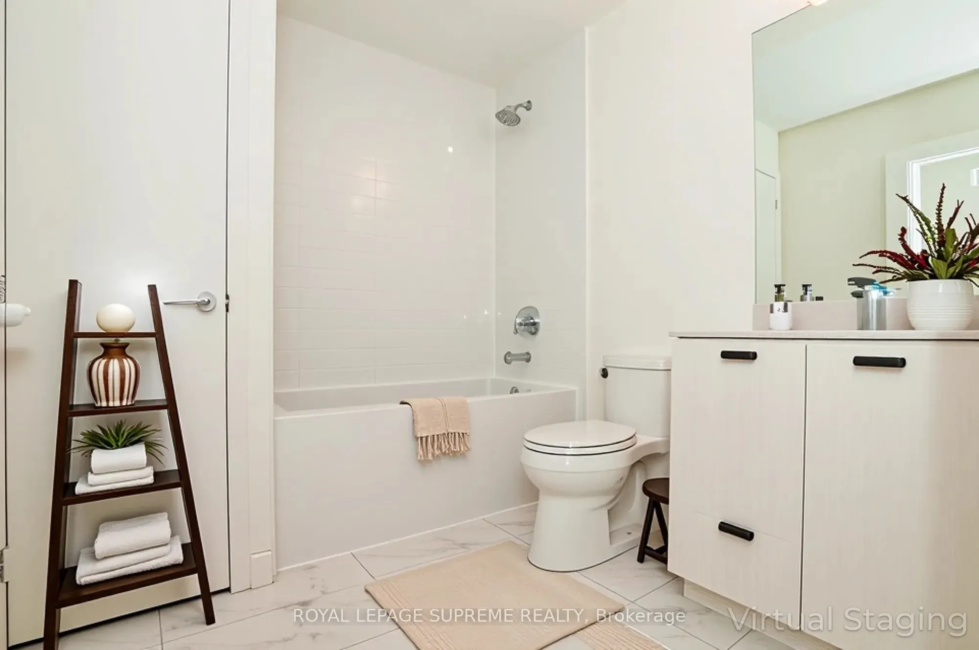 859 The Queensway, #811