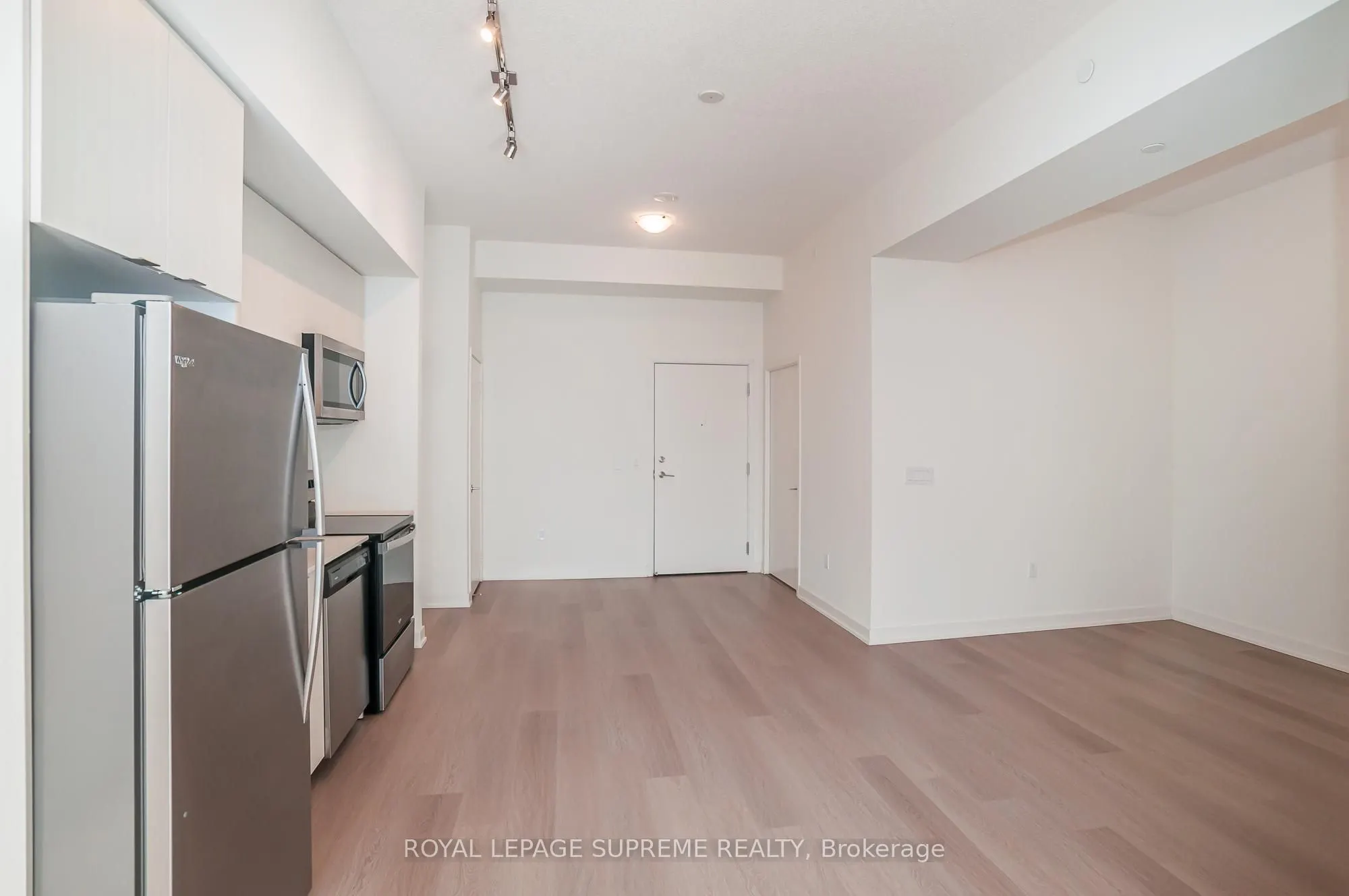 859 The Queensway, #811