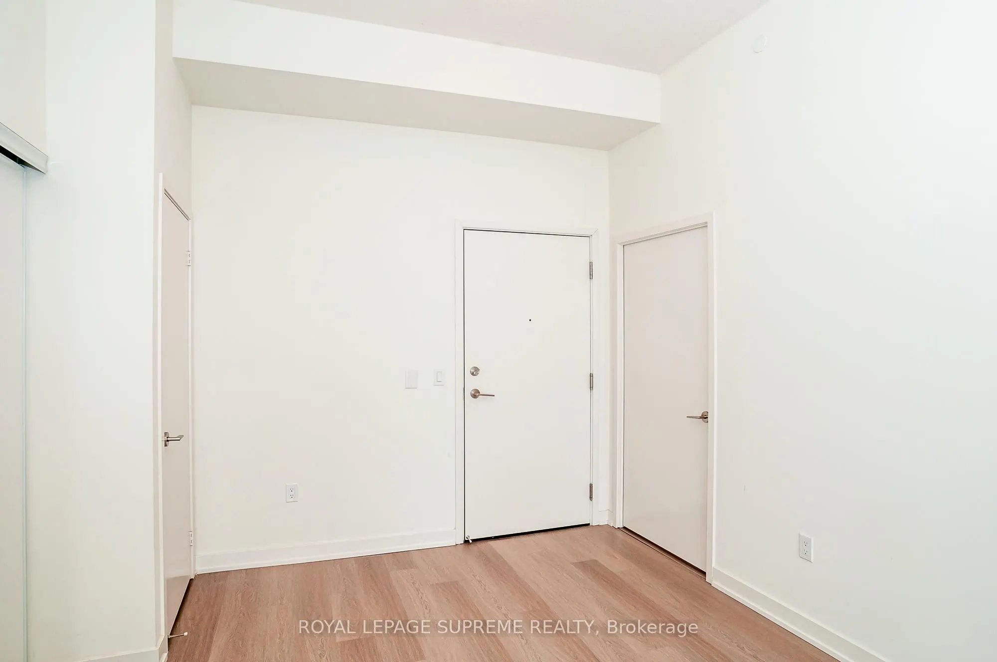 859 The Queensway, #811
