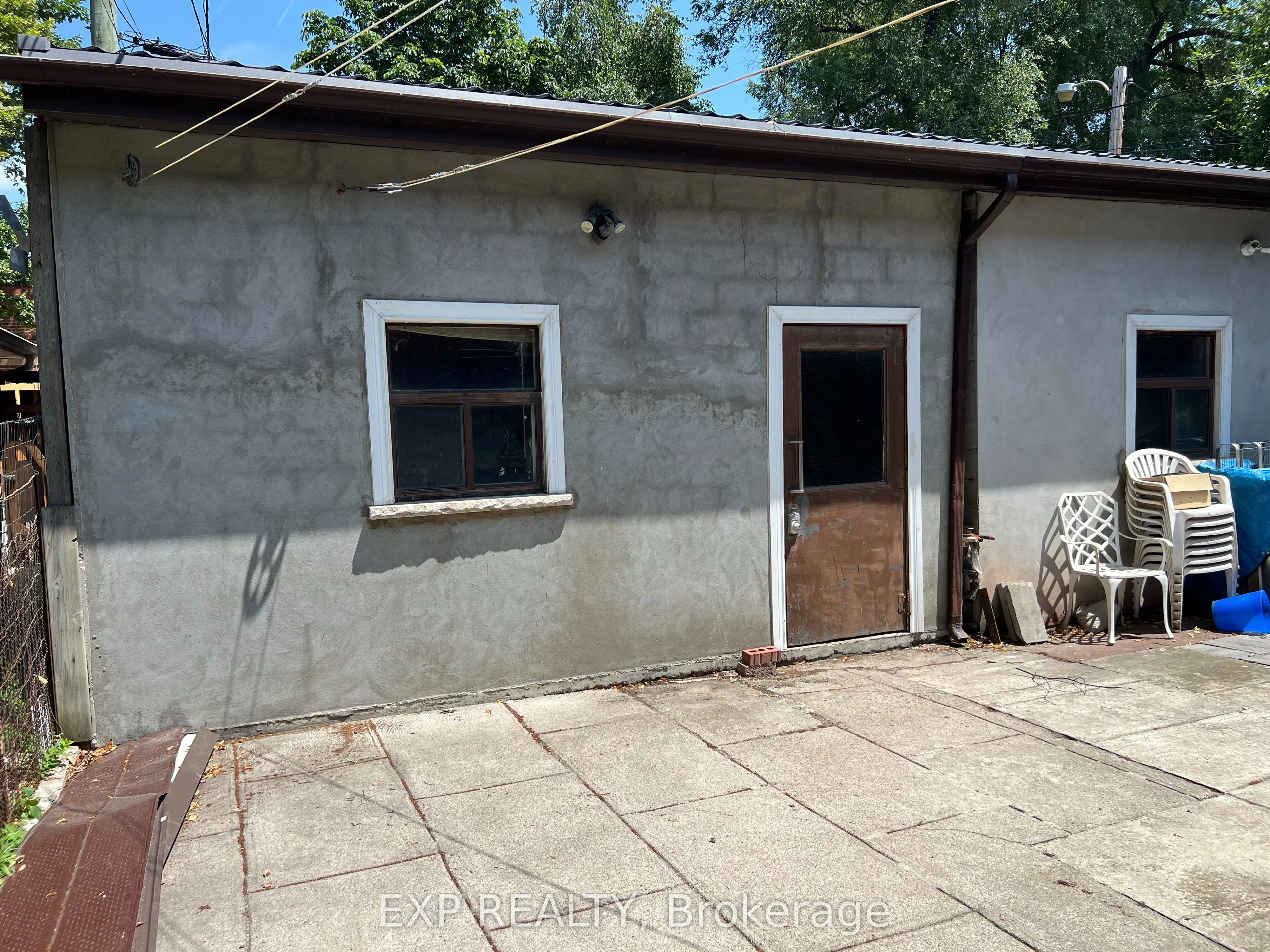 33 Lansdowne Avenue