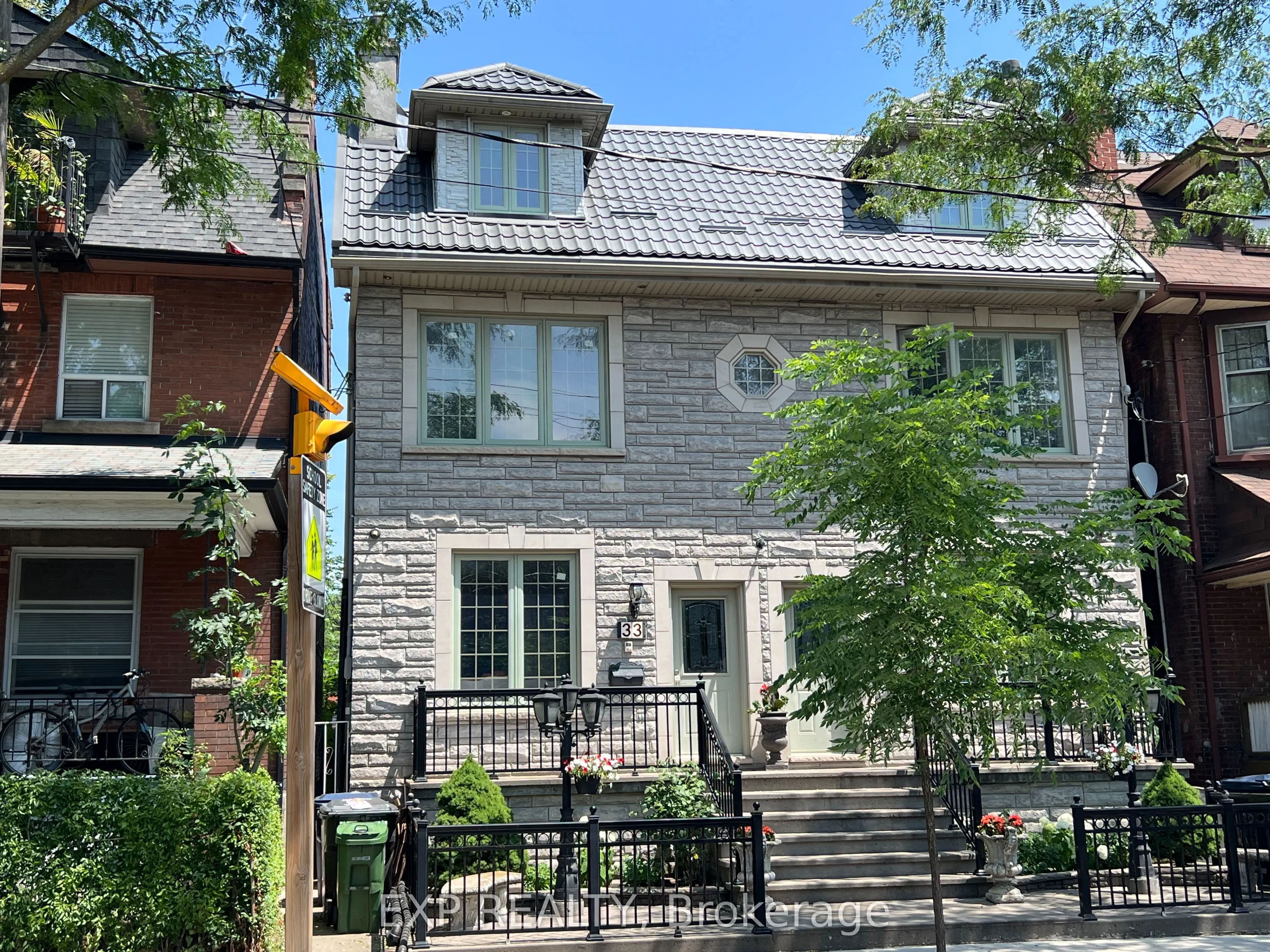 33 Lansdowne Avenue