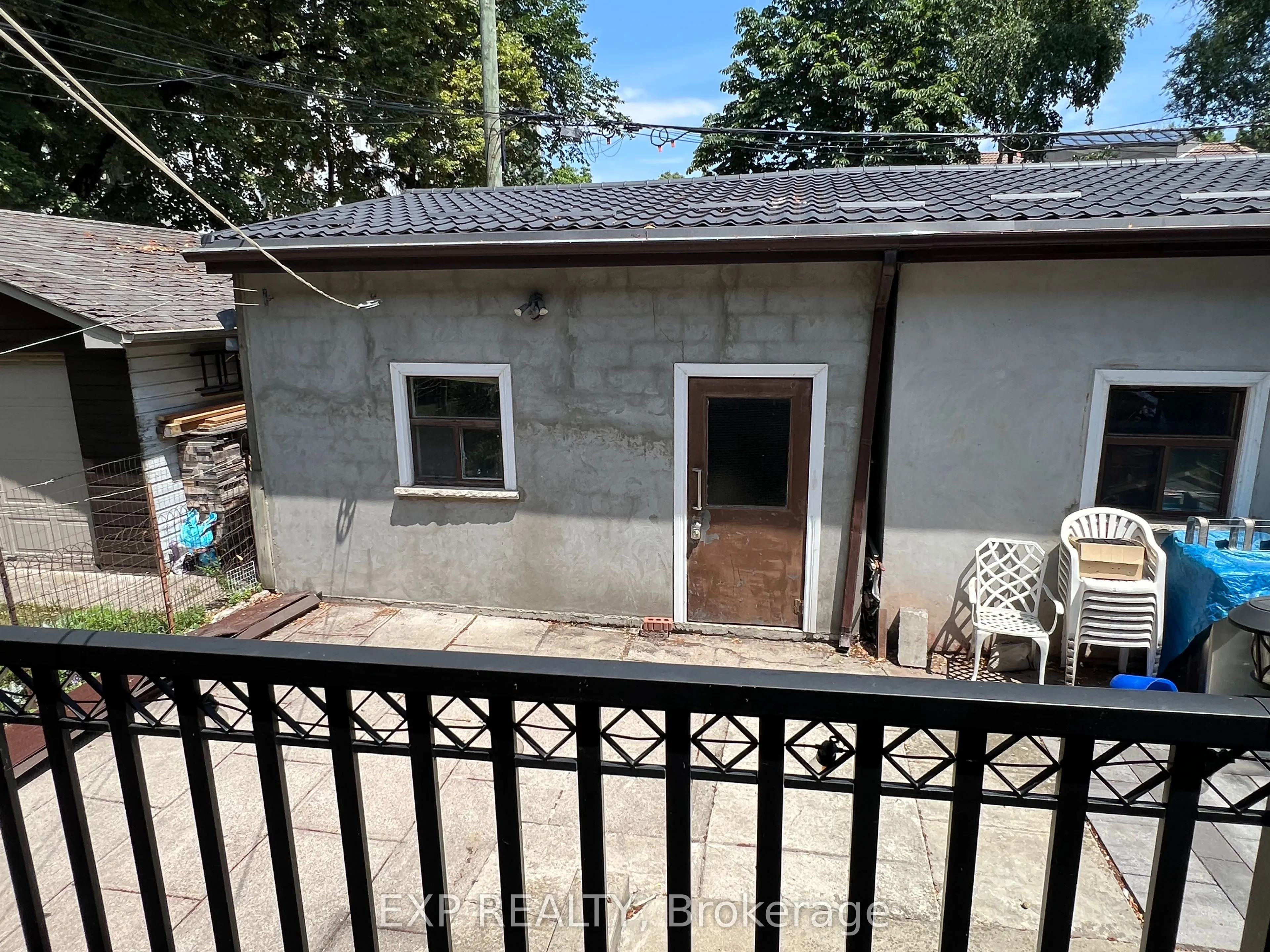 33 Lansdowne Avenue