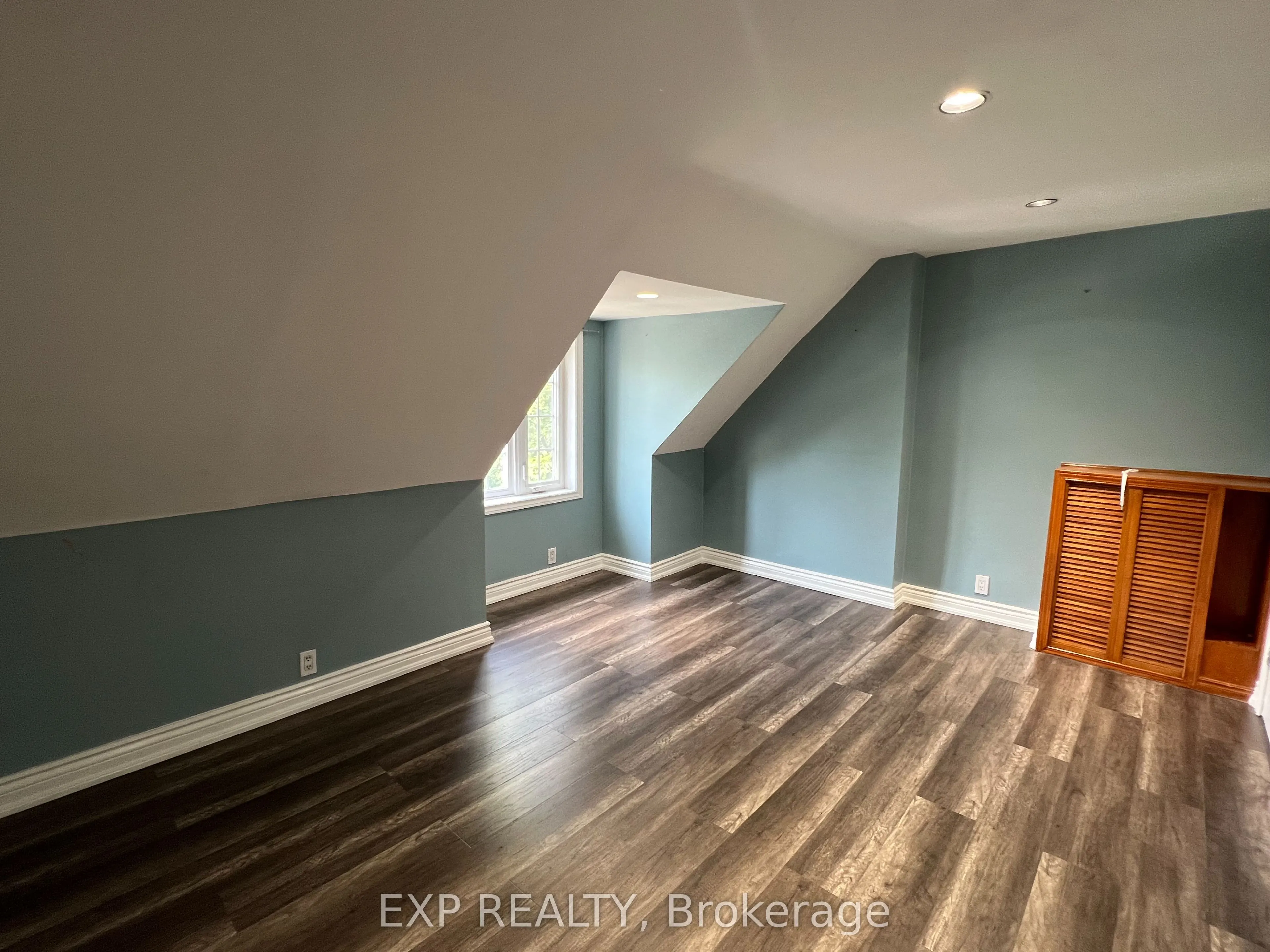 33 Lansdowne Avenue