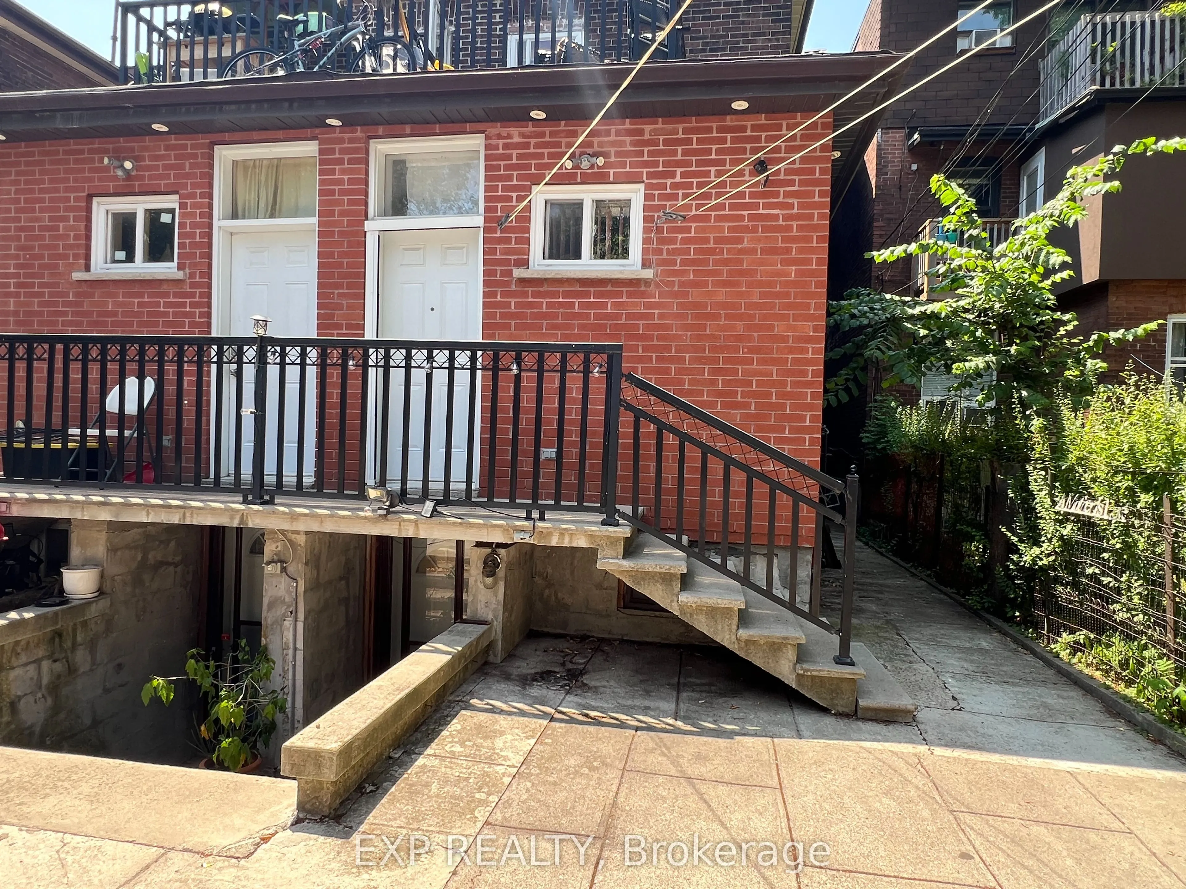 33 Lansdowne Avenue