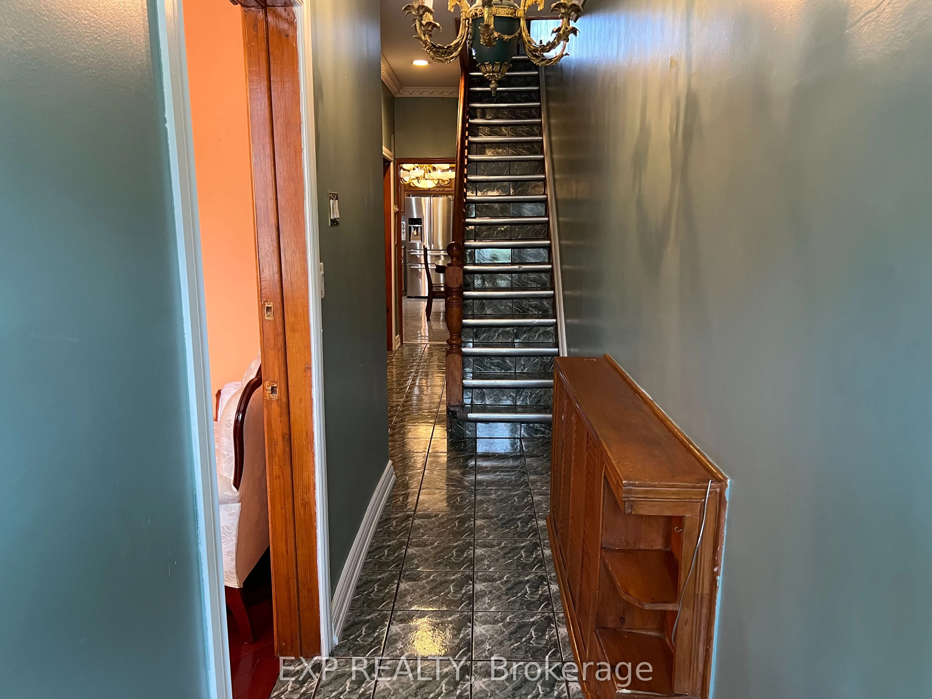 33 Lansdowne Avenue