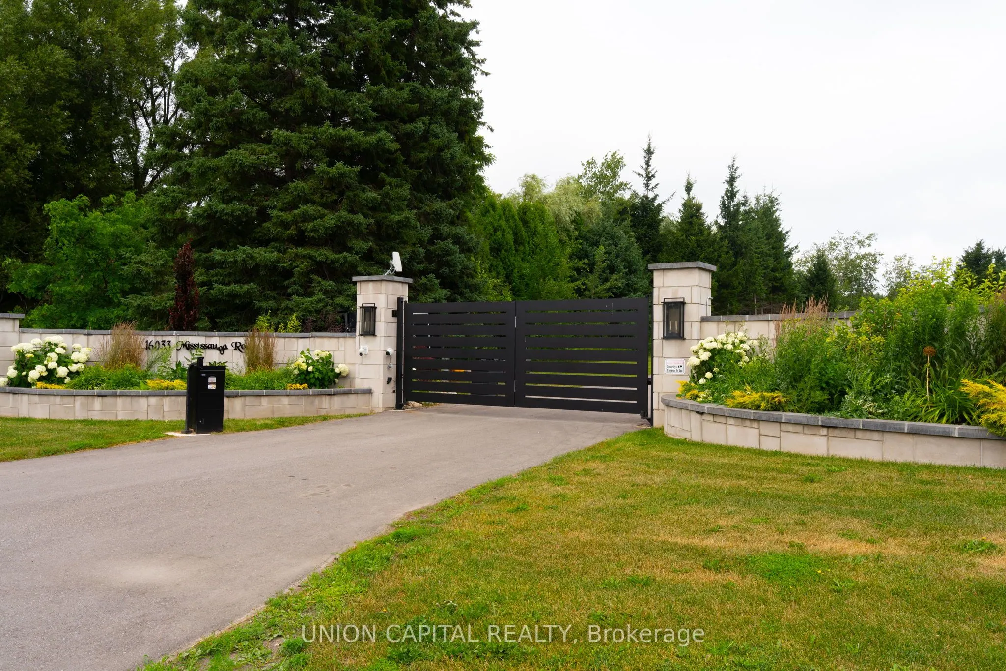 16033 Mississauga Road