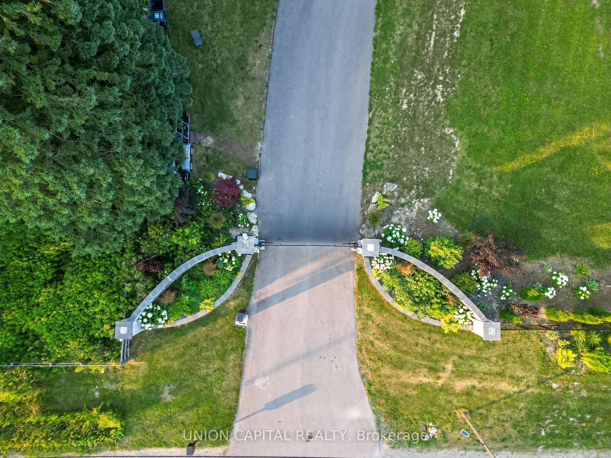 16033 Mississauga Road