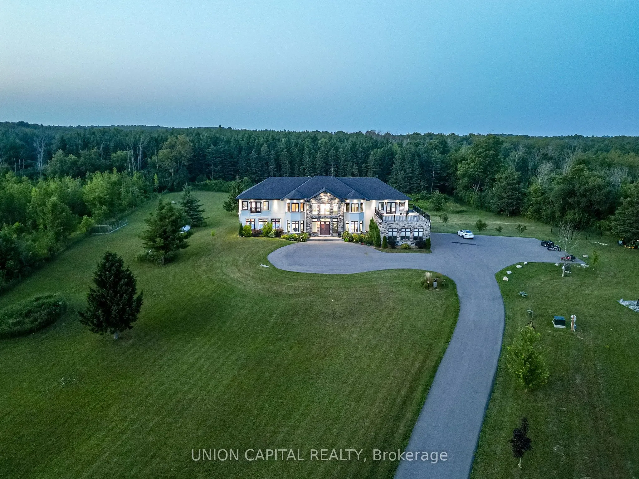 16033 Mississauga Road