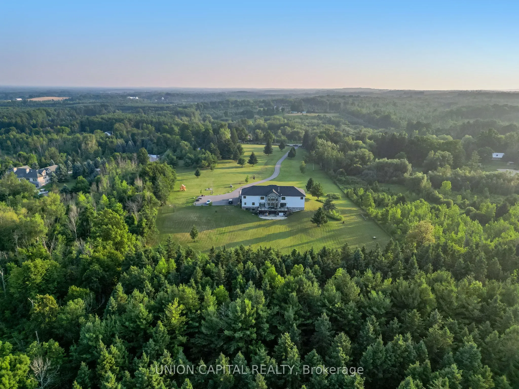 16033 Mississauga Road