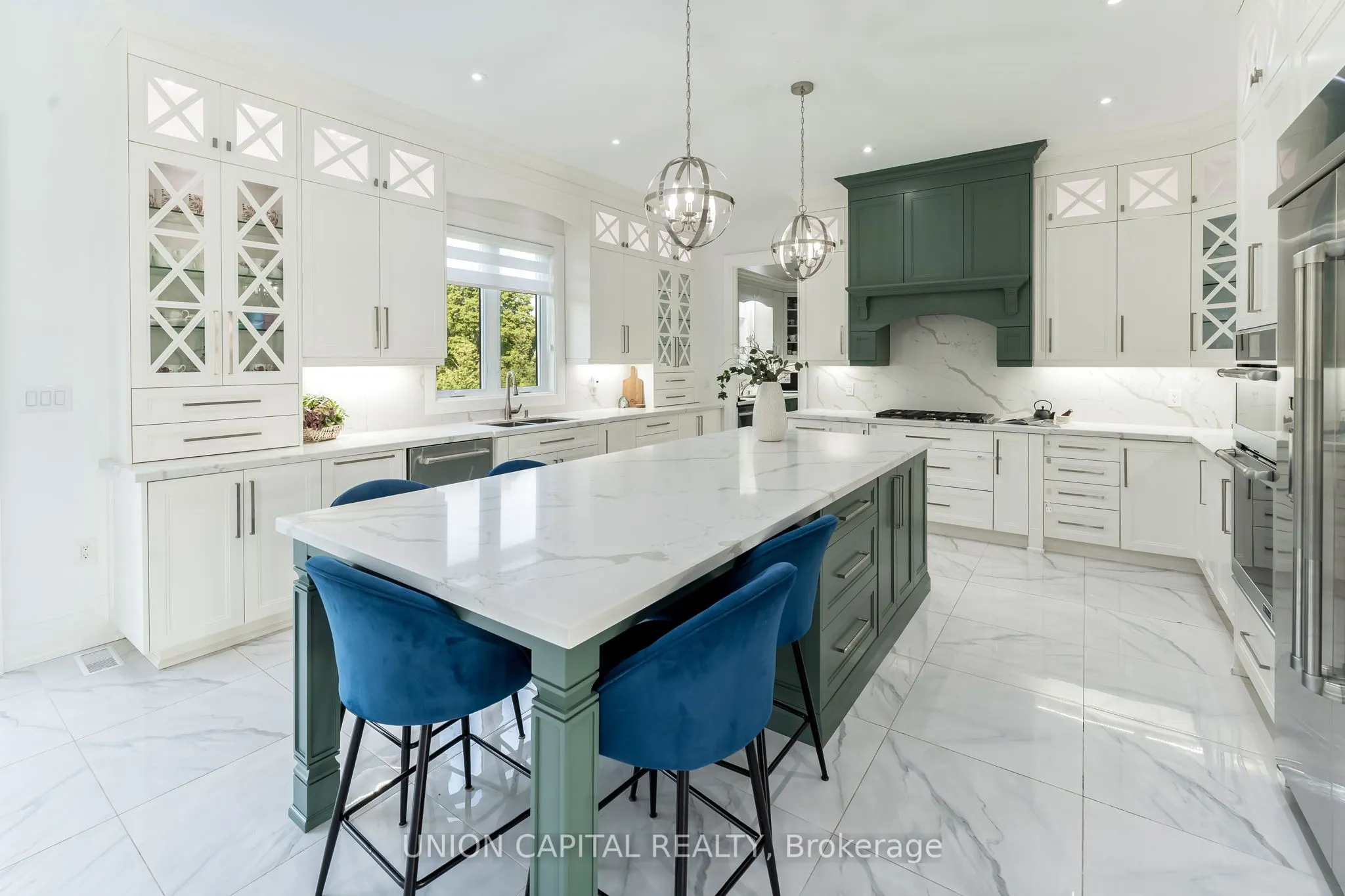 16033 Mississauga Road