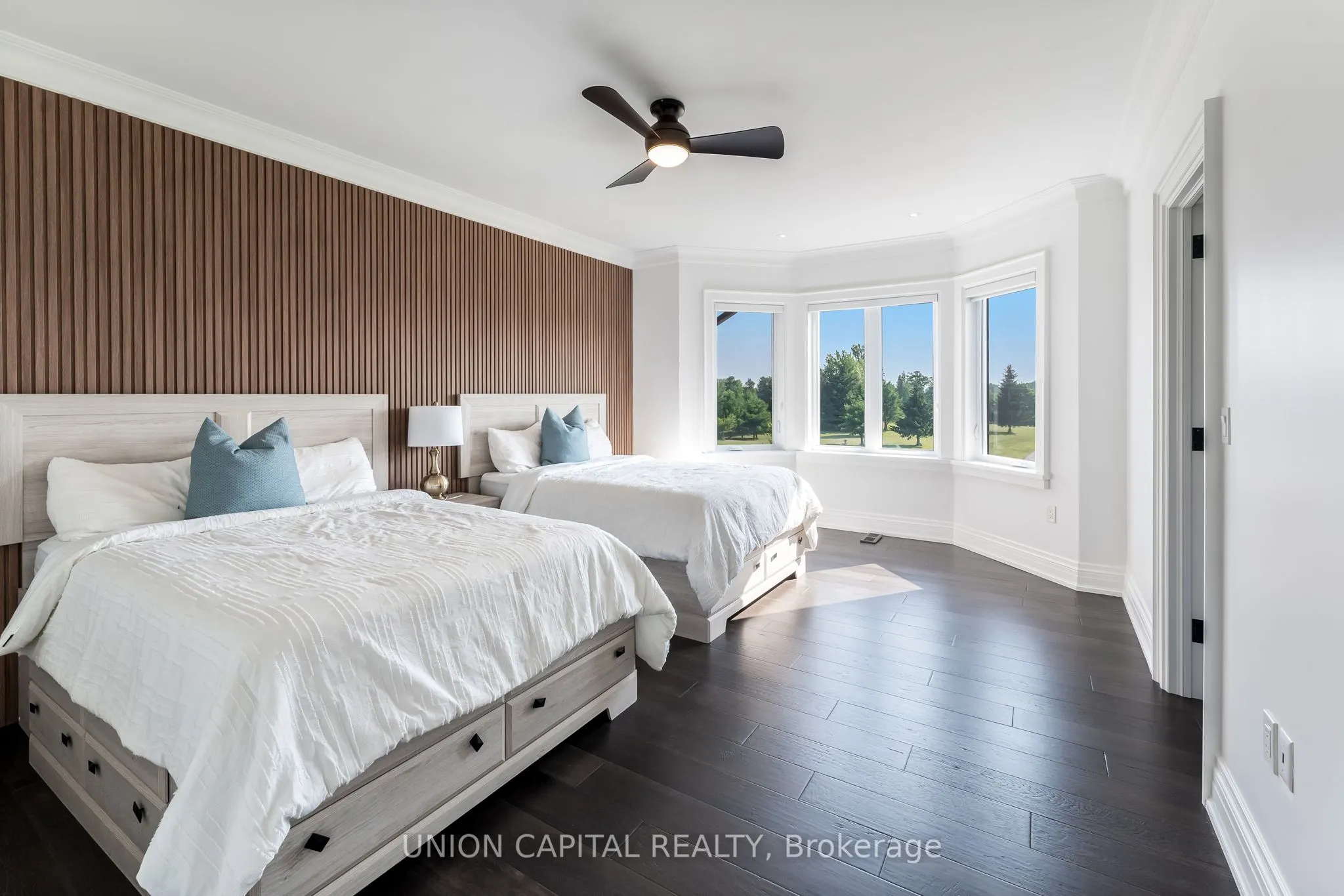 16033 Mississauga Road