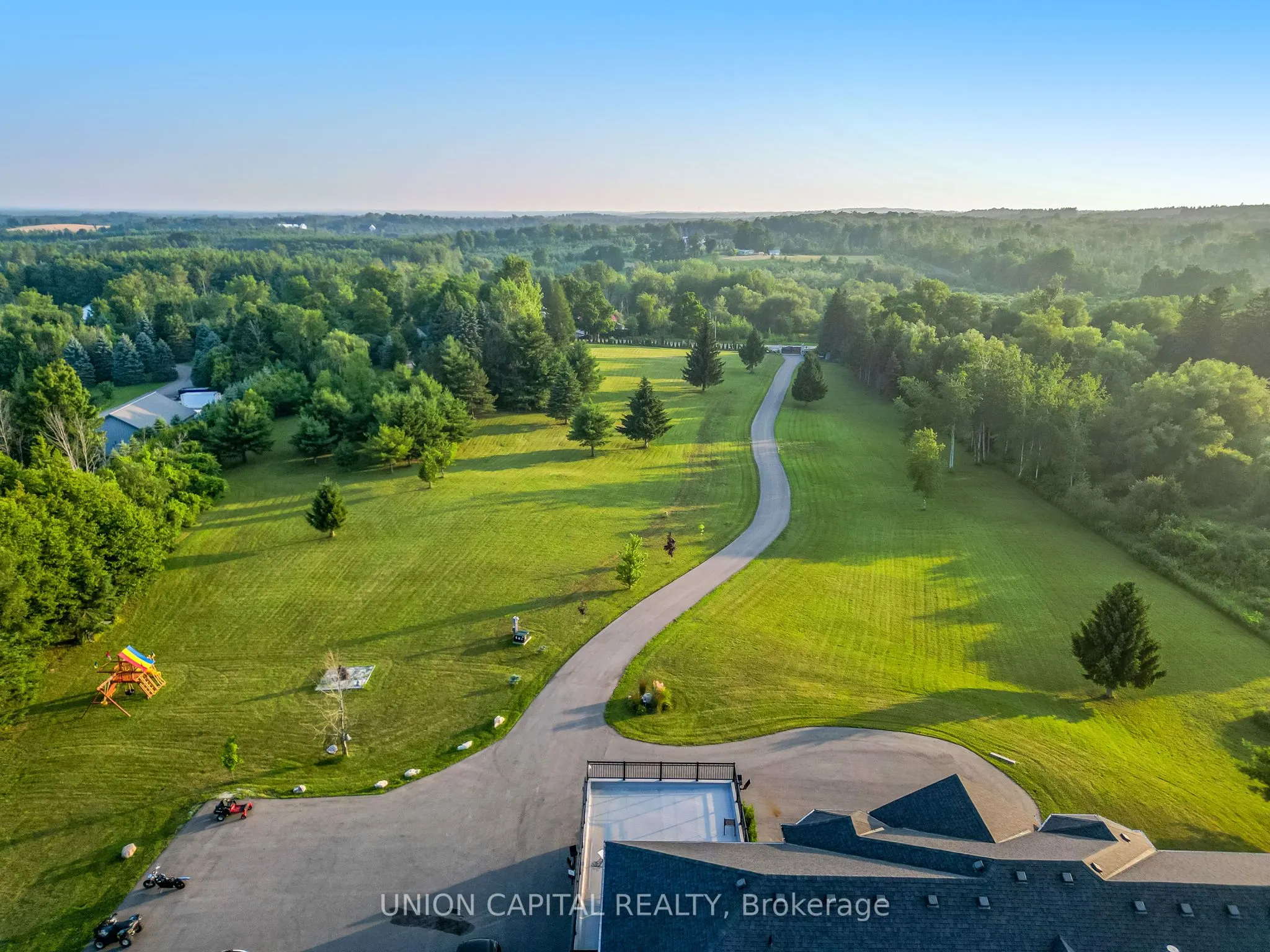 16033 Mississauga Road
