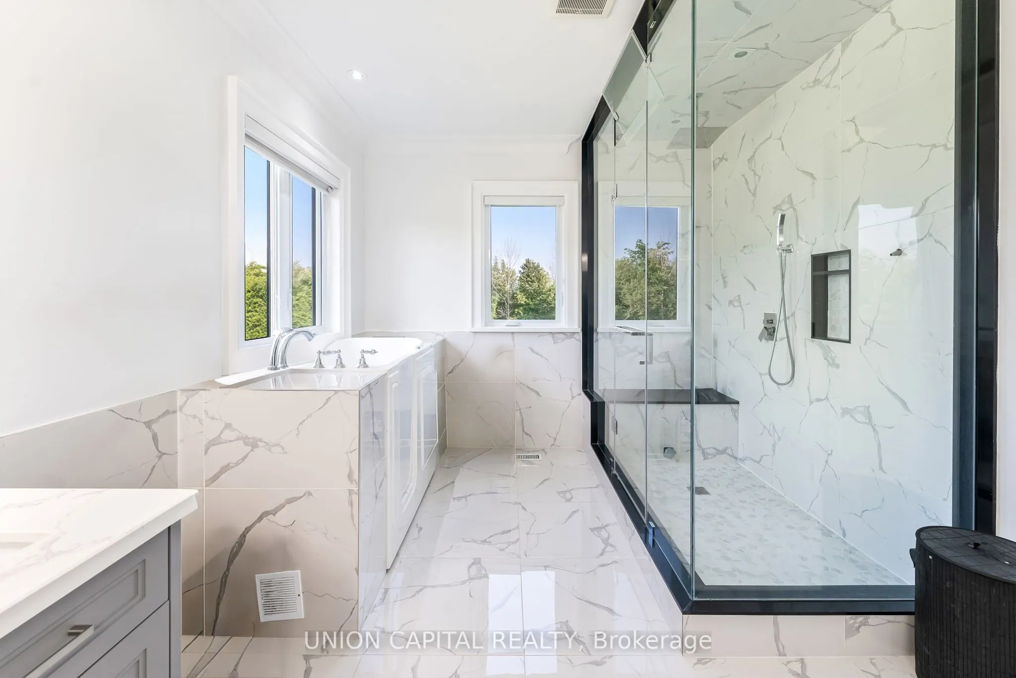 16033 Mississauga Road