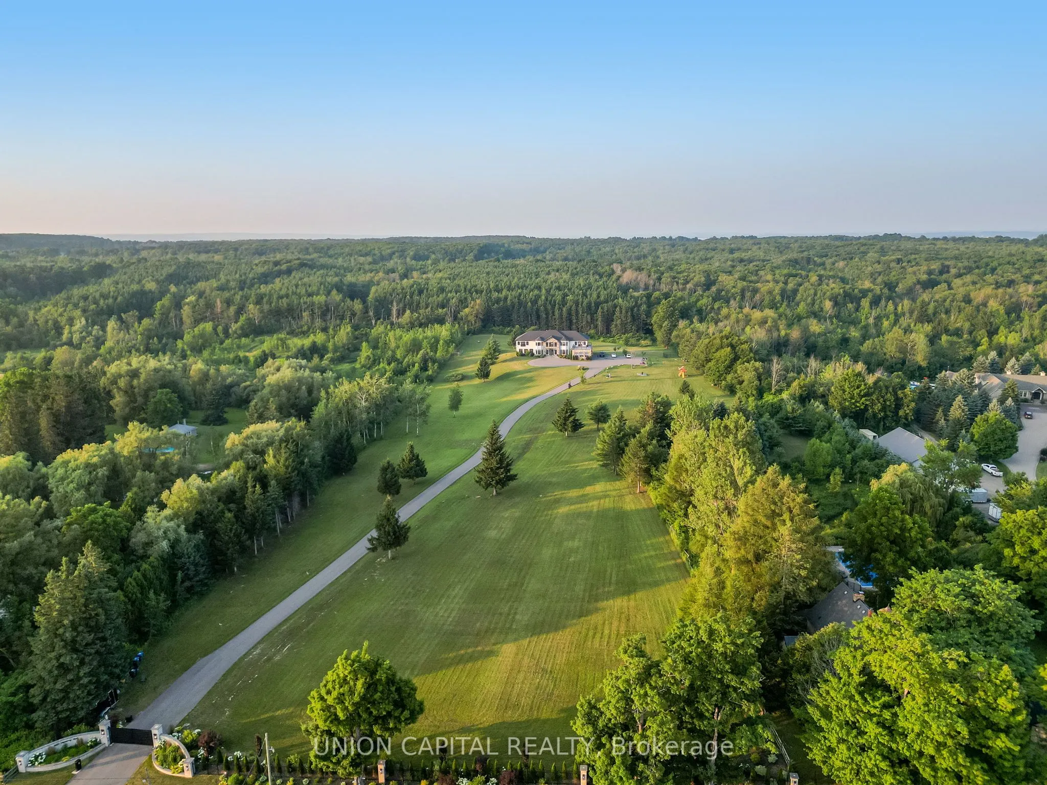 16033 Mississauga Road