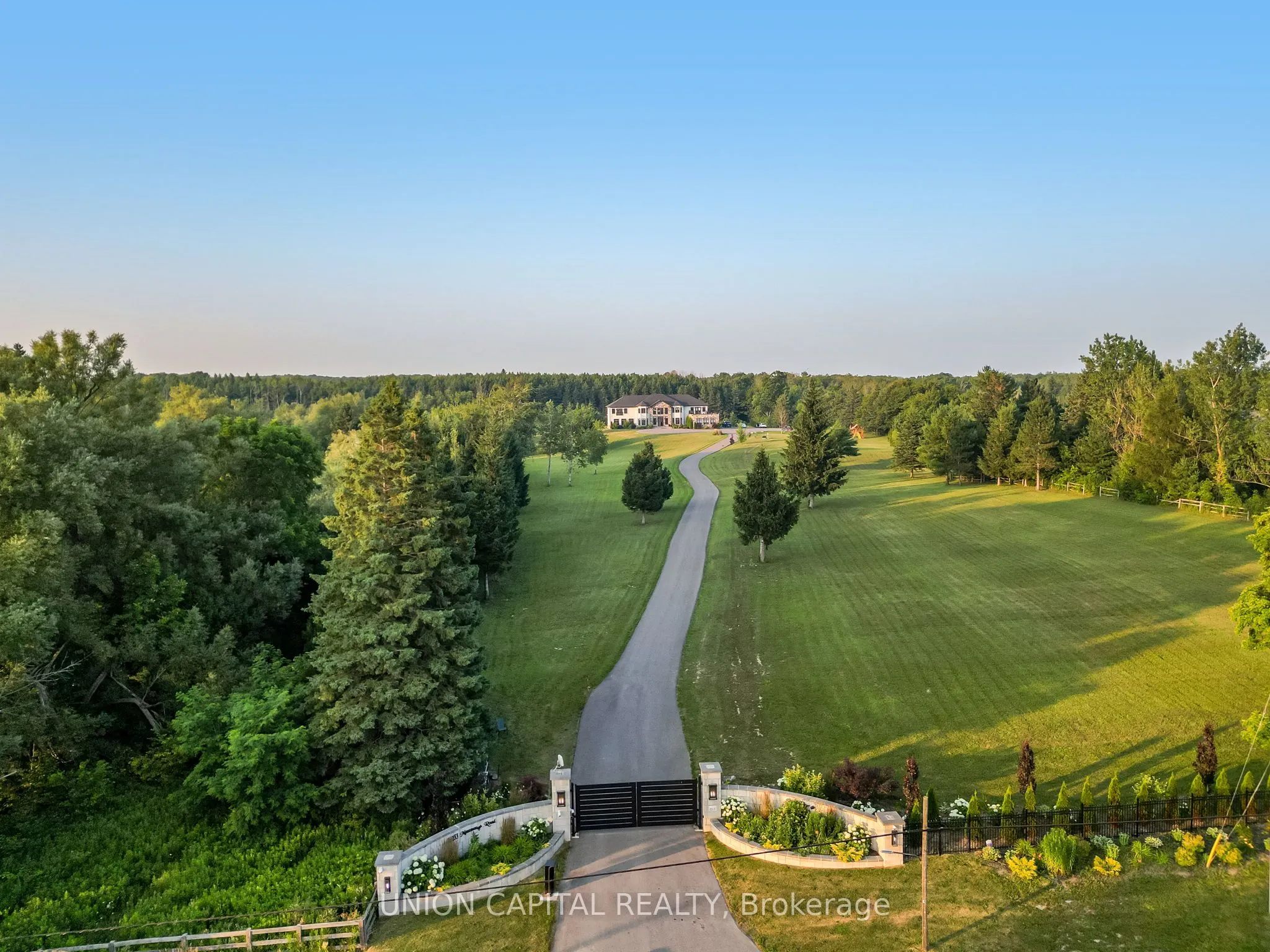 16033 Mississauga Road