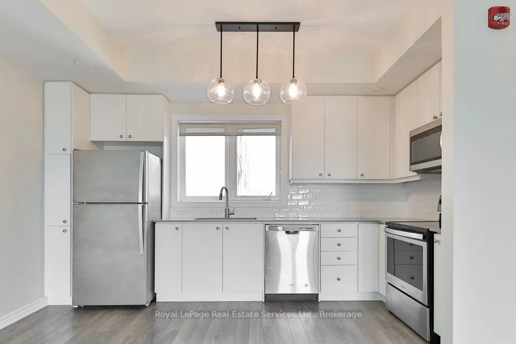 3580 Lake Shore Boulevard W, #14