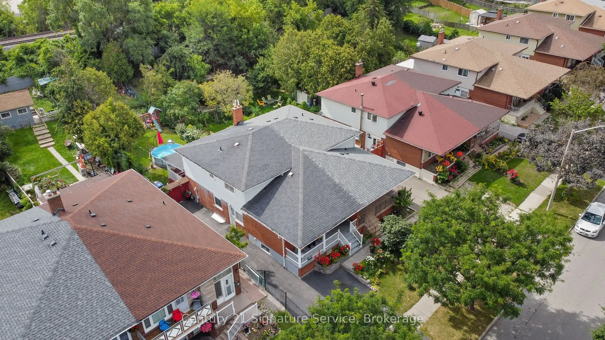 144 Voltarie Crescent