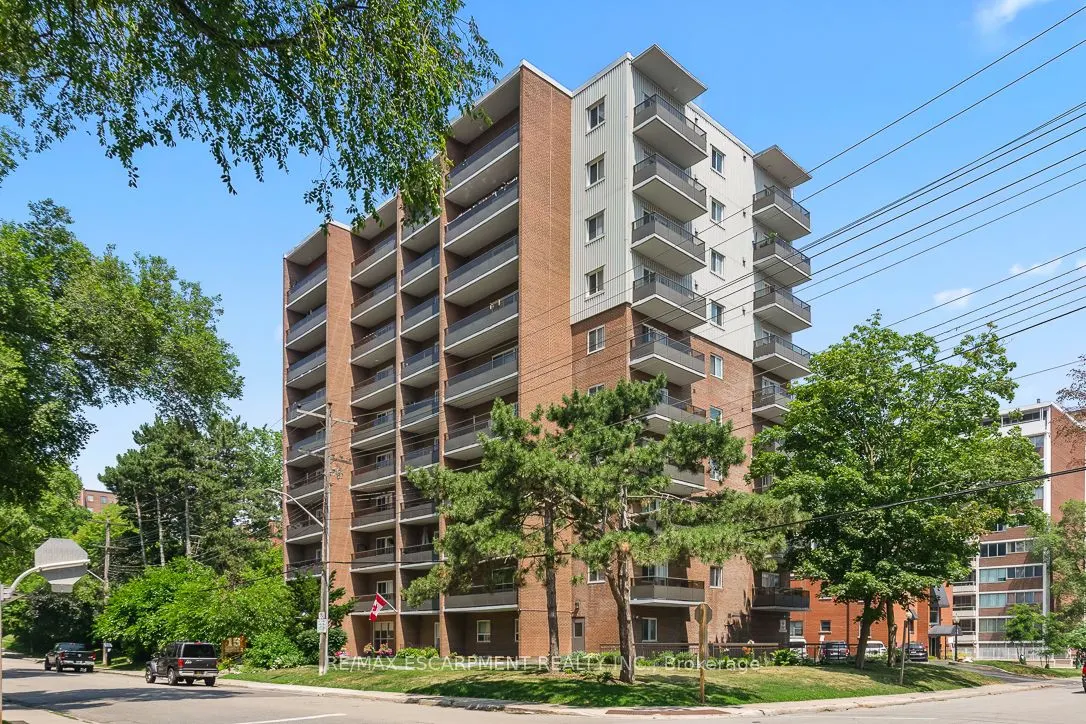 15 Elizabeth Street, #805