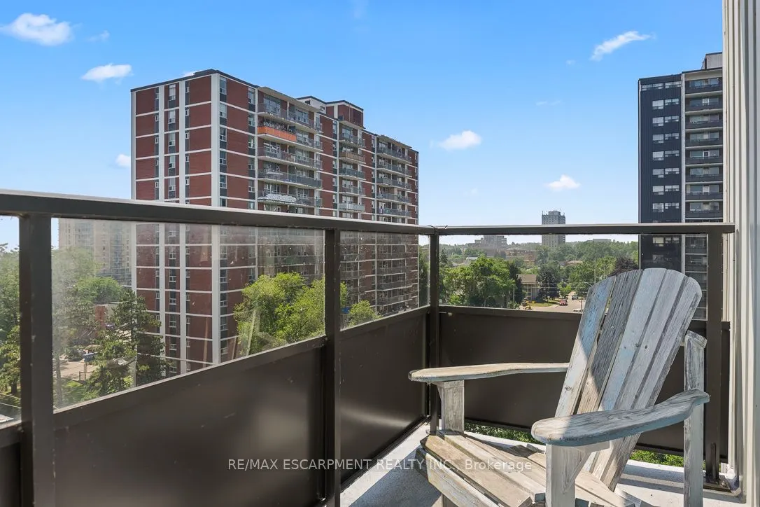 15 Elizabeth Street, #805