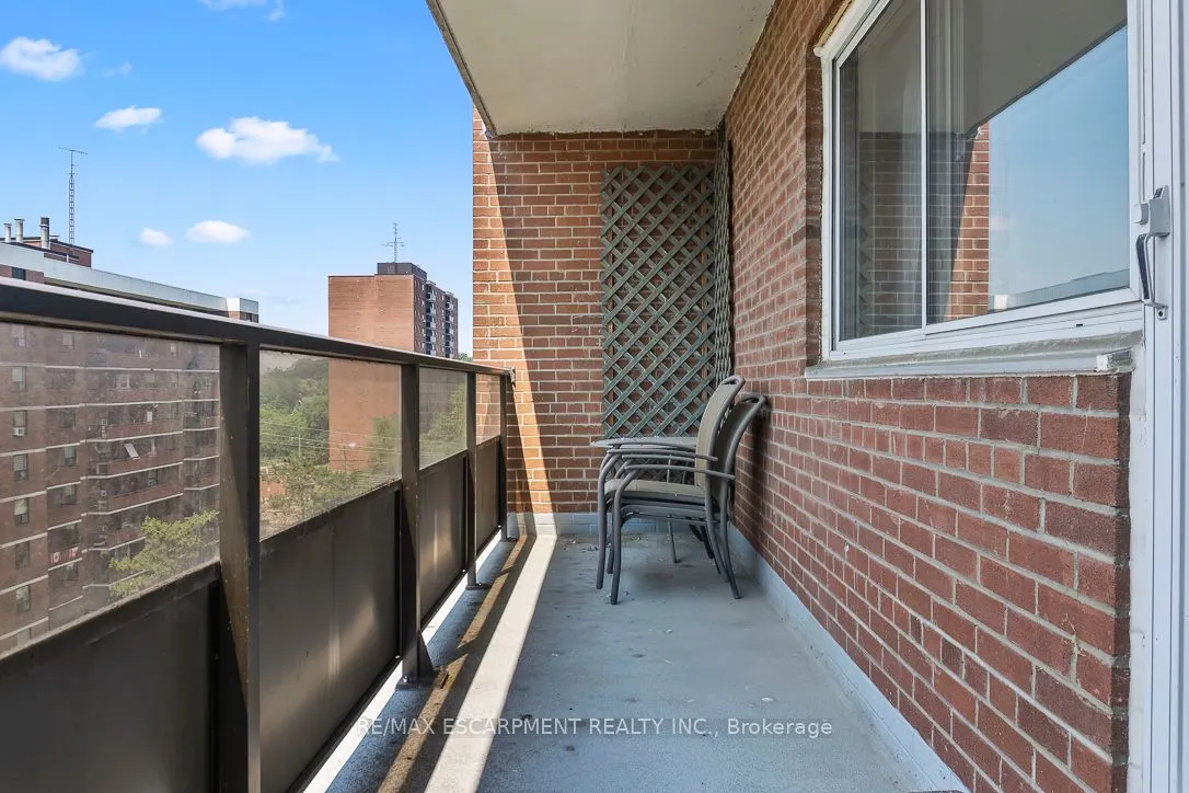 15 Elizabeth Street, #805