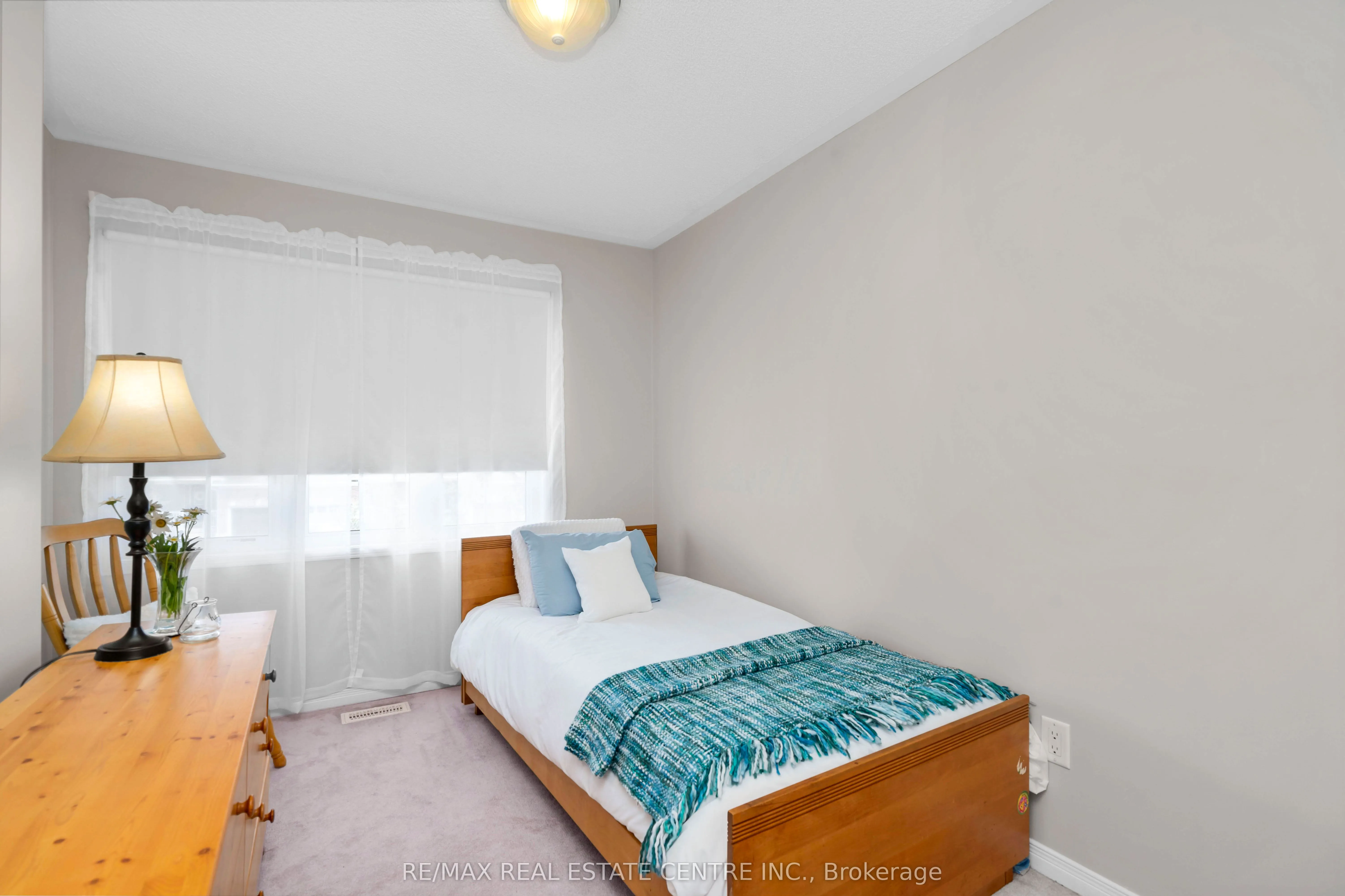 71 Mowat Crescent