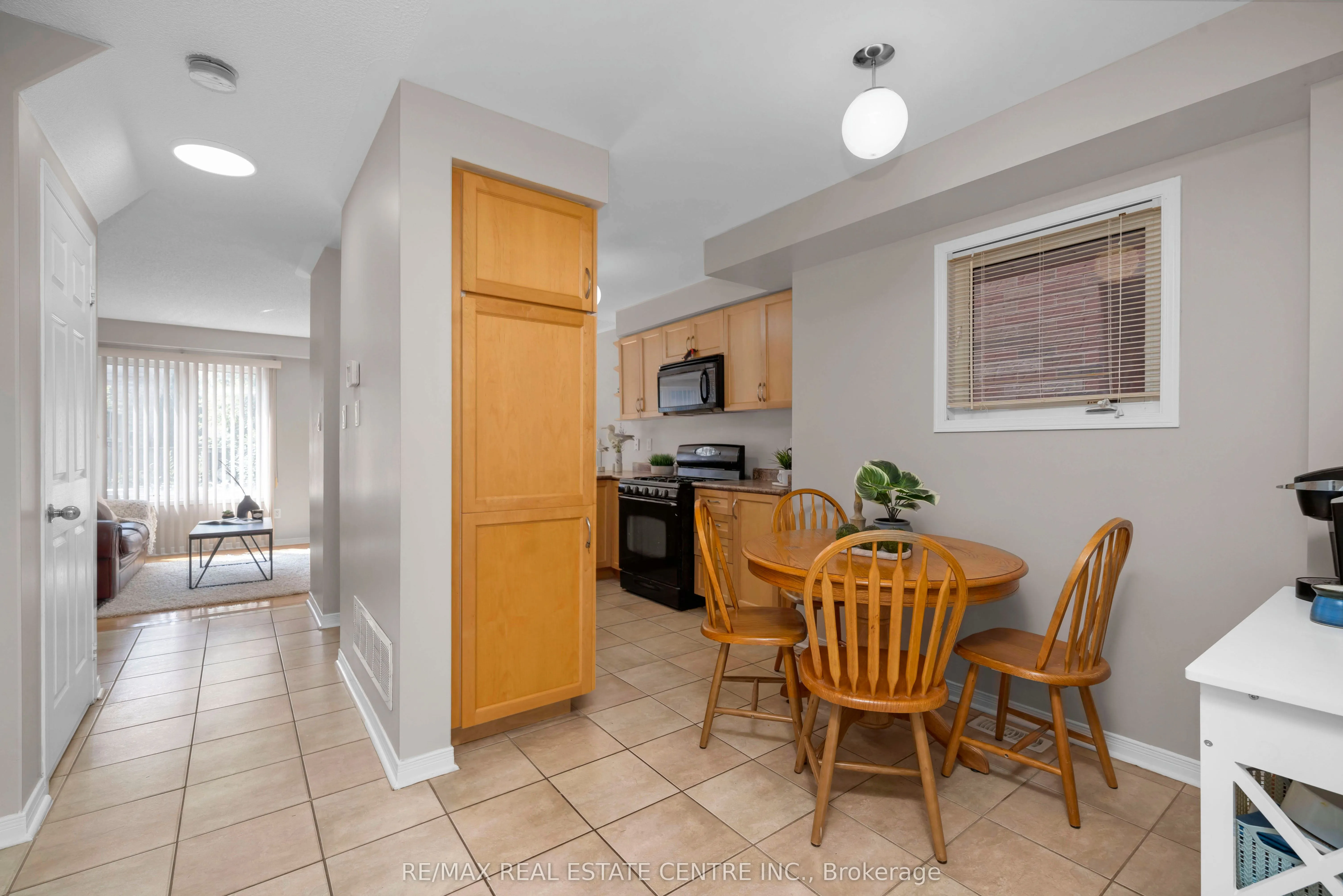 71 Mowat Crescent
