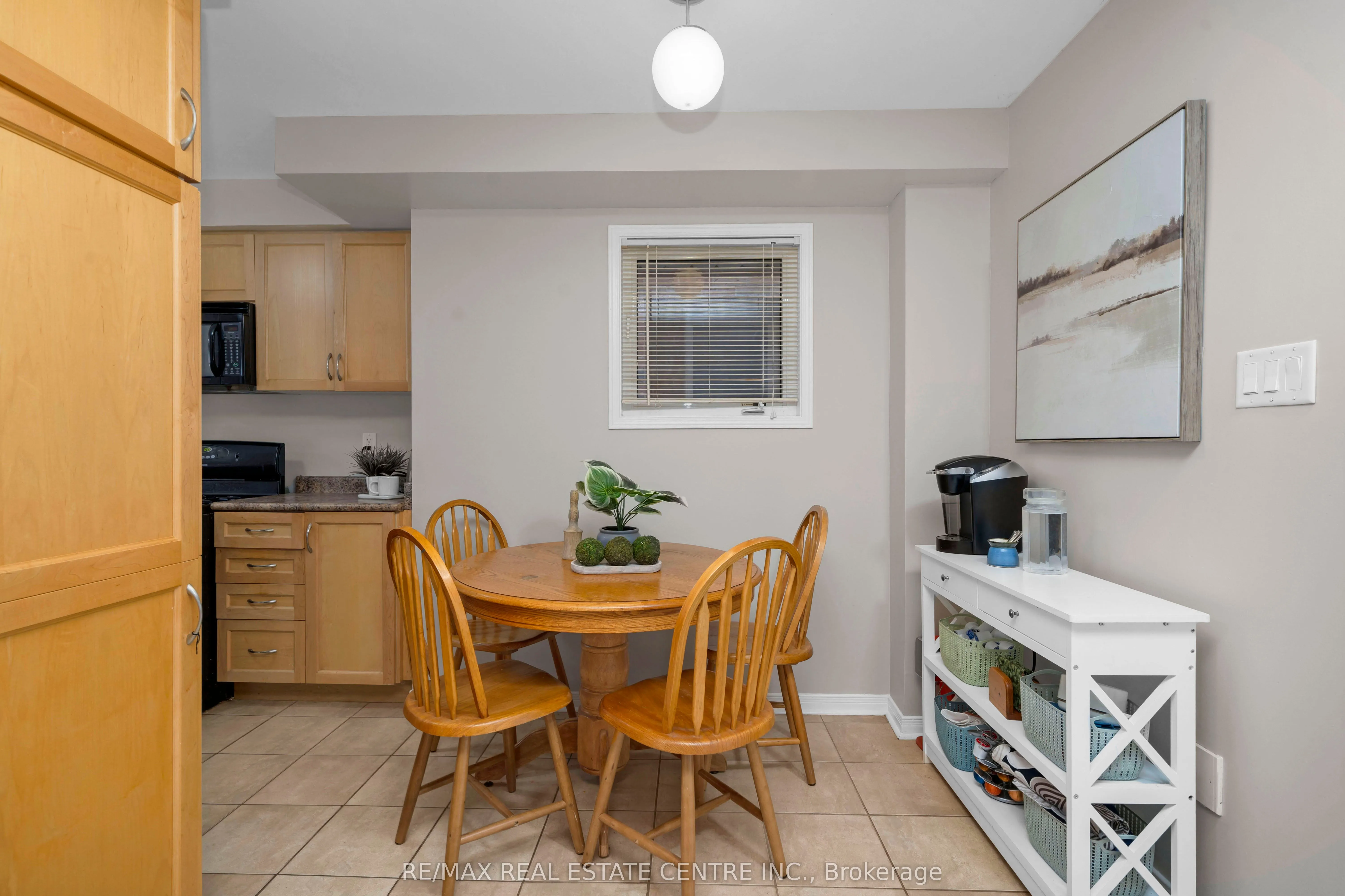 71 Mowat Crescent