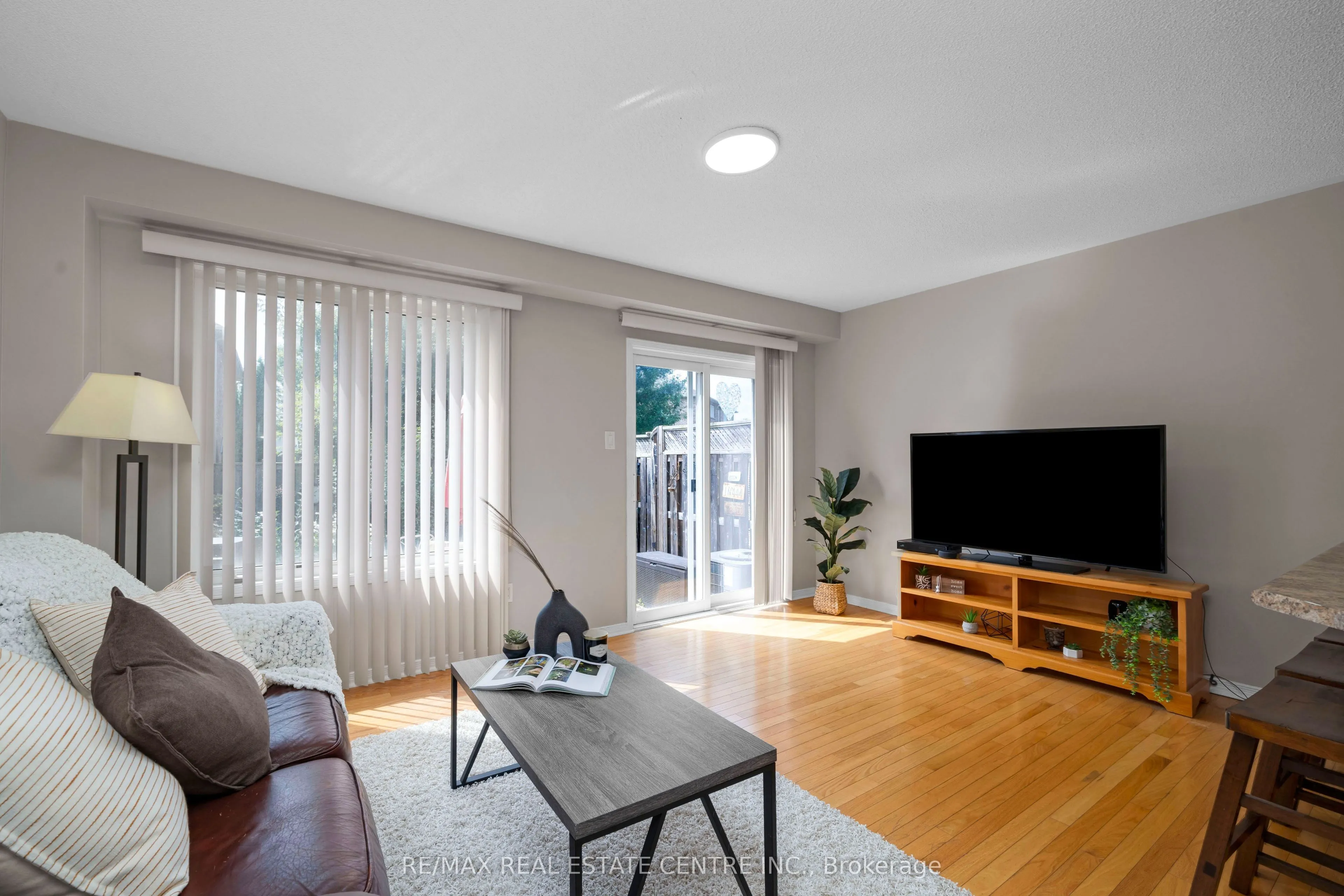 71 Mowat Crescent